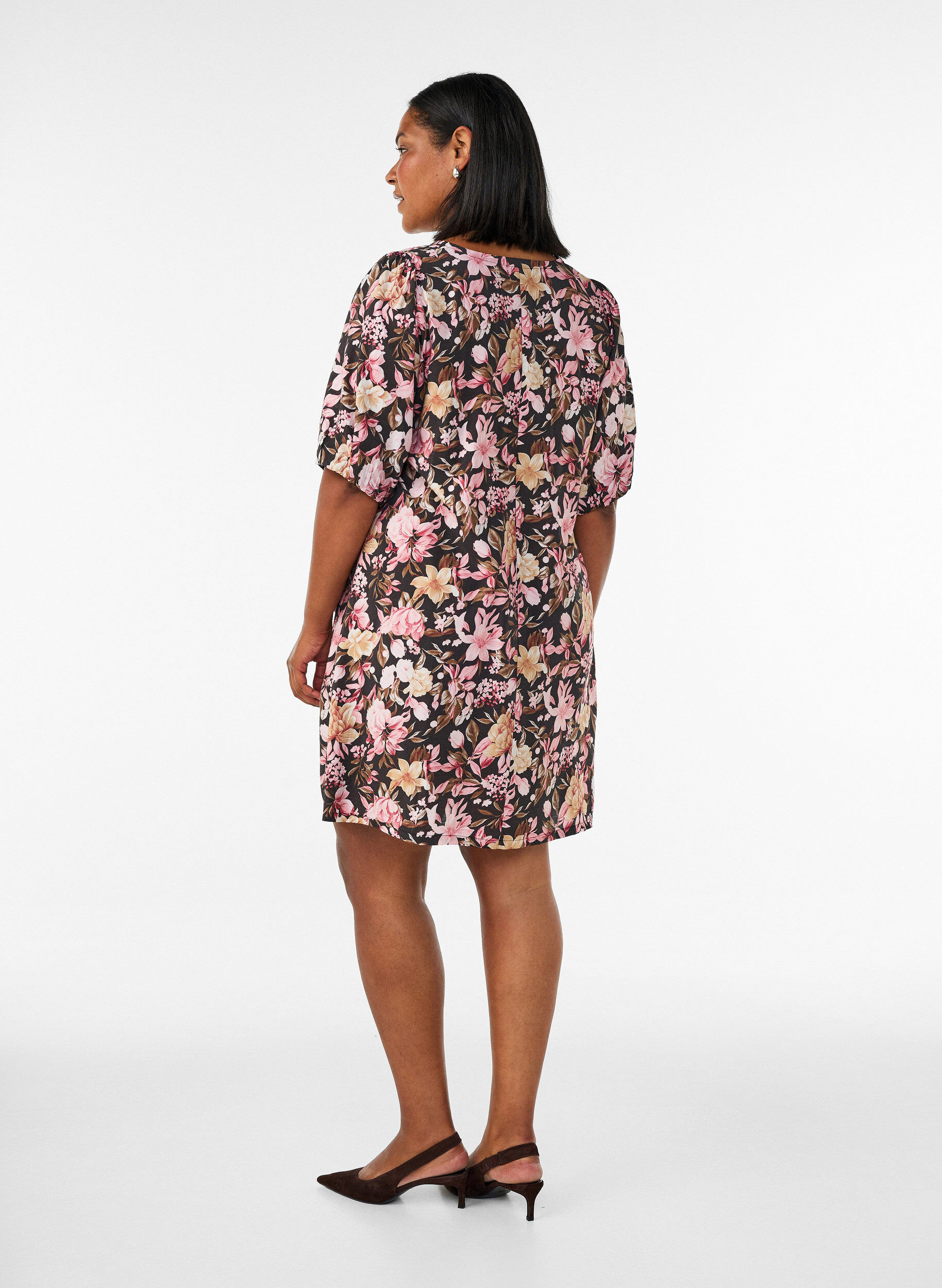 ZizziRobe courte coupe &eacute;vas&eacute;e avec col en V, Rose, Model image number 2
