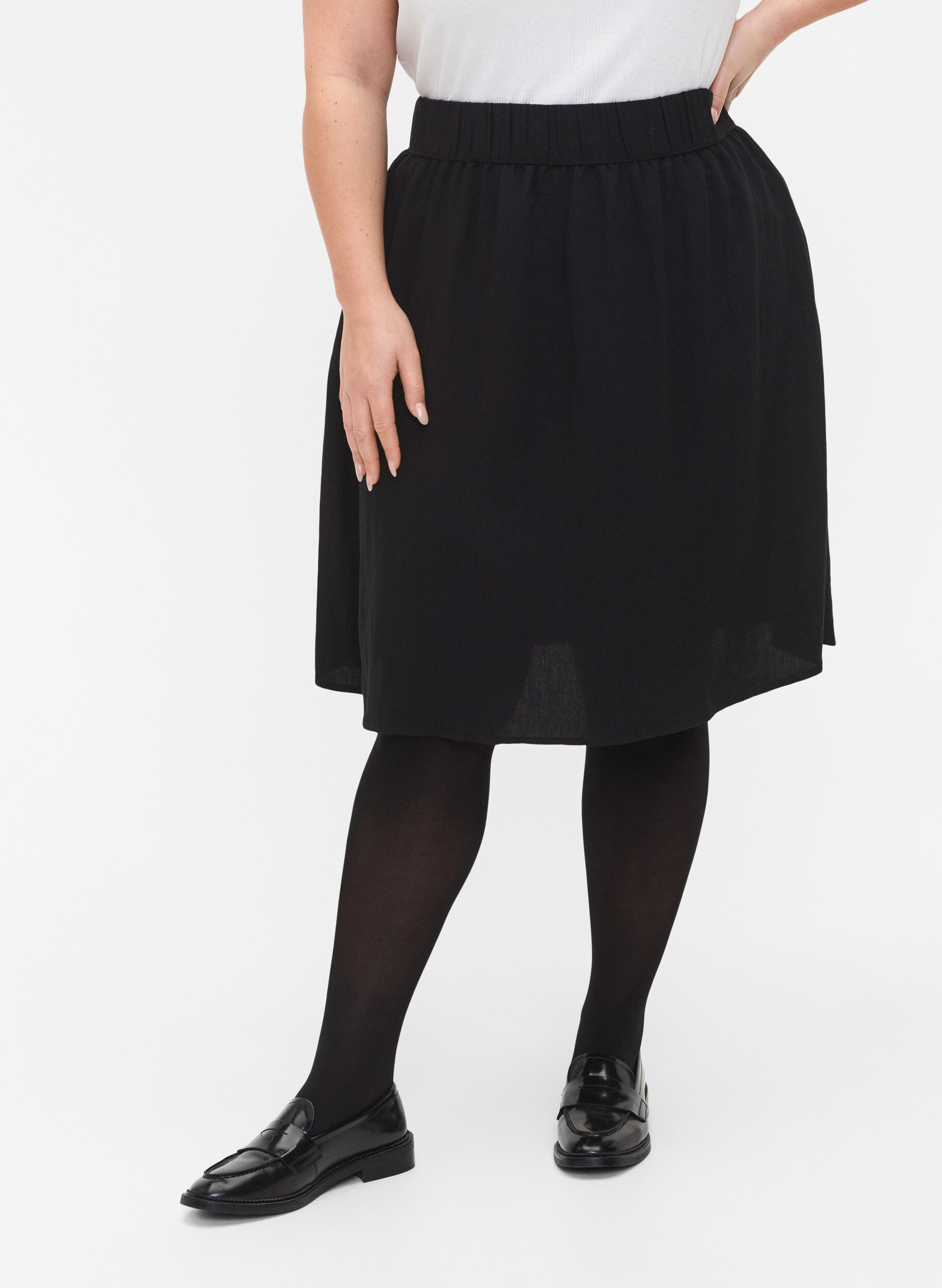 Zizzi Jupe ample en viscose, Noir, Model image number 3