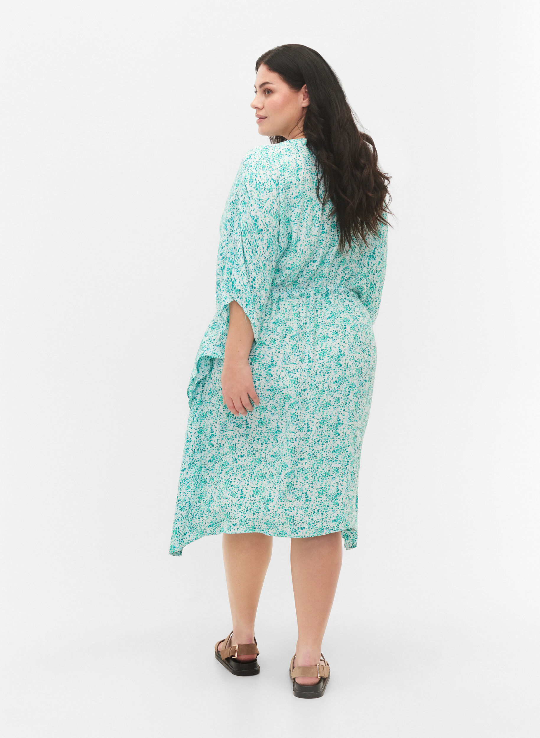 Zizzi Robe caftan en viscose avec imprim&eacute;, Green Dot, Model image number 1