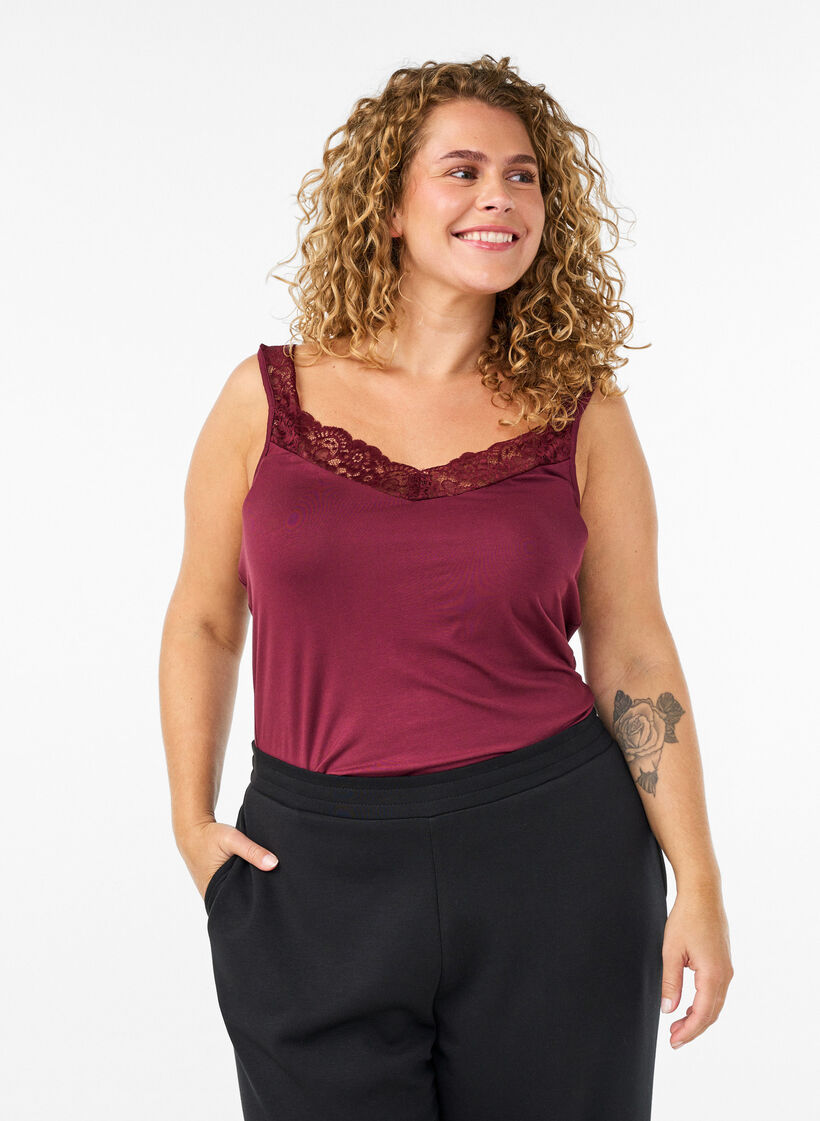 Top en viscose avec bord en dentelle, Bordeaux, Model image number 0