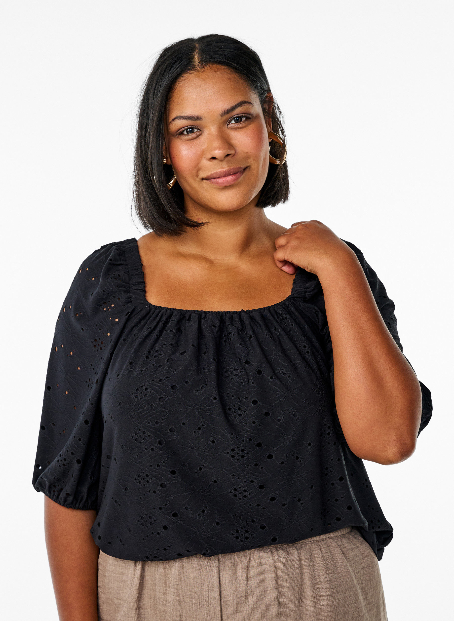 ZizziBlouse &agrave; manches courtes bouffantes et motif ajour&eacute;, Noir, Model image number 0