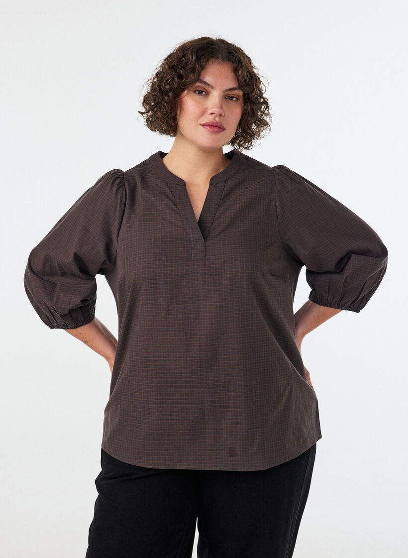 Blouse &agrave; carreaux avec col en V et manches 3/4, Marron, Model image number 0