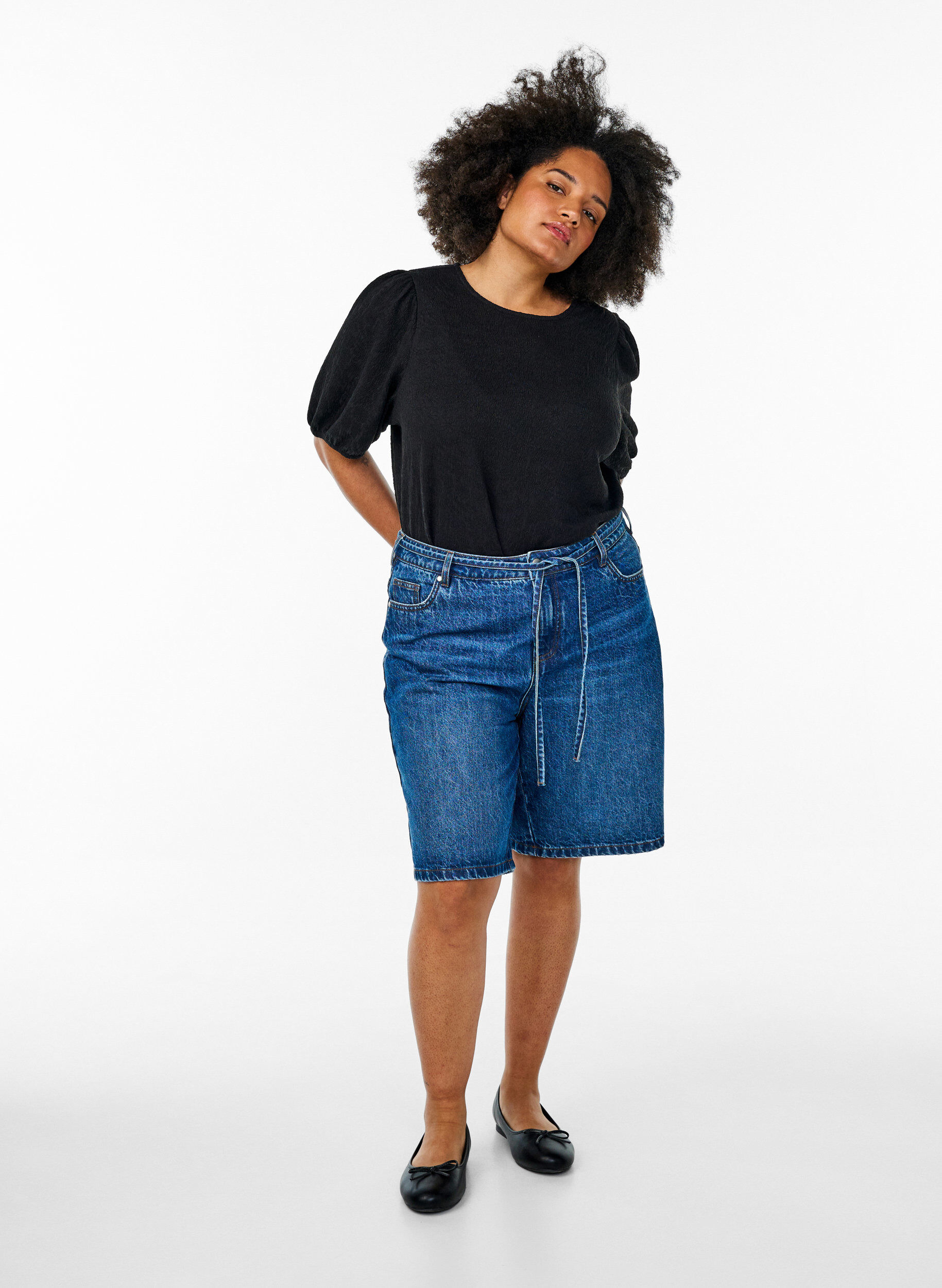 Zizzi Chemisier structur&eacute; &agrave; manches courtes, Noir, Model image number 1