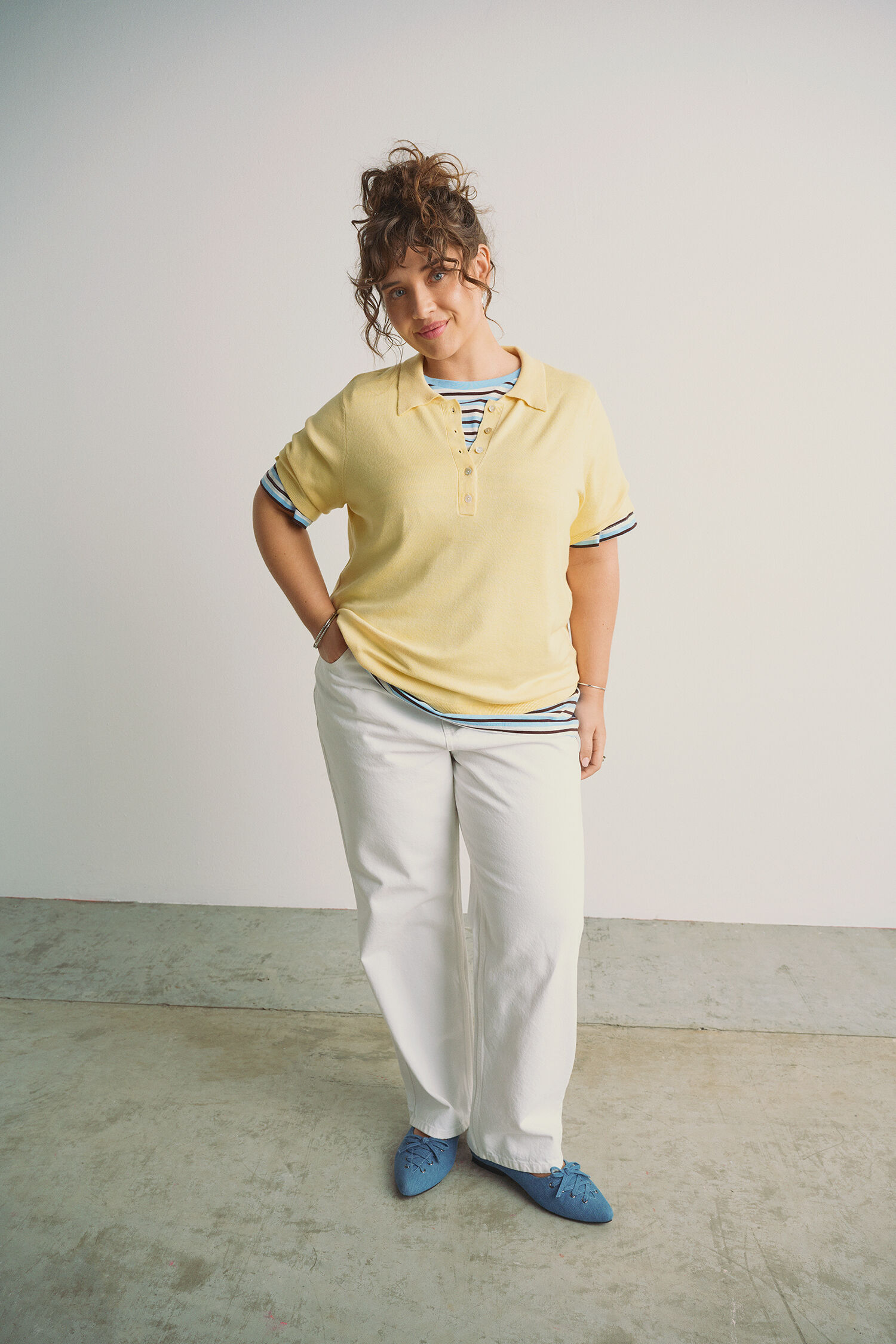 Polo en maille aux couleurs vives, , Model