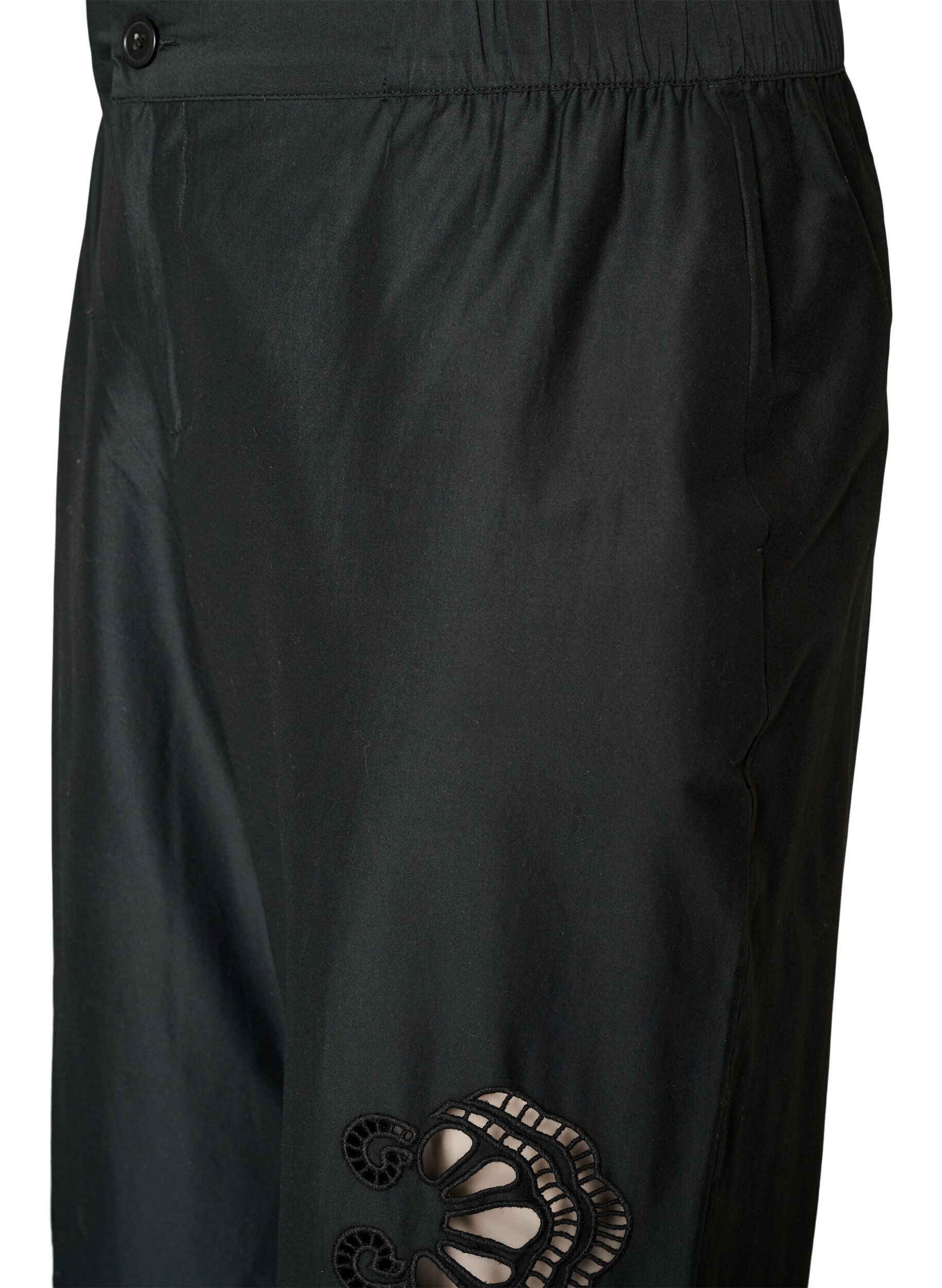 ZizziPantalon en coton avec des d&eacute;coupes brod&eacute;es, Noir, Packshot image number 2