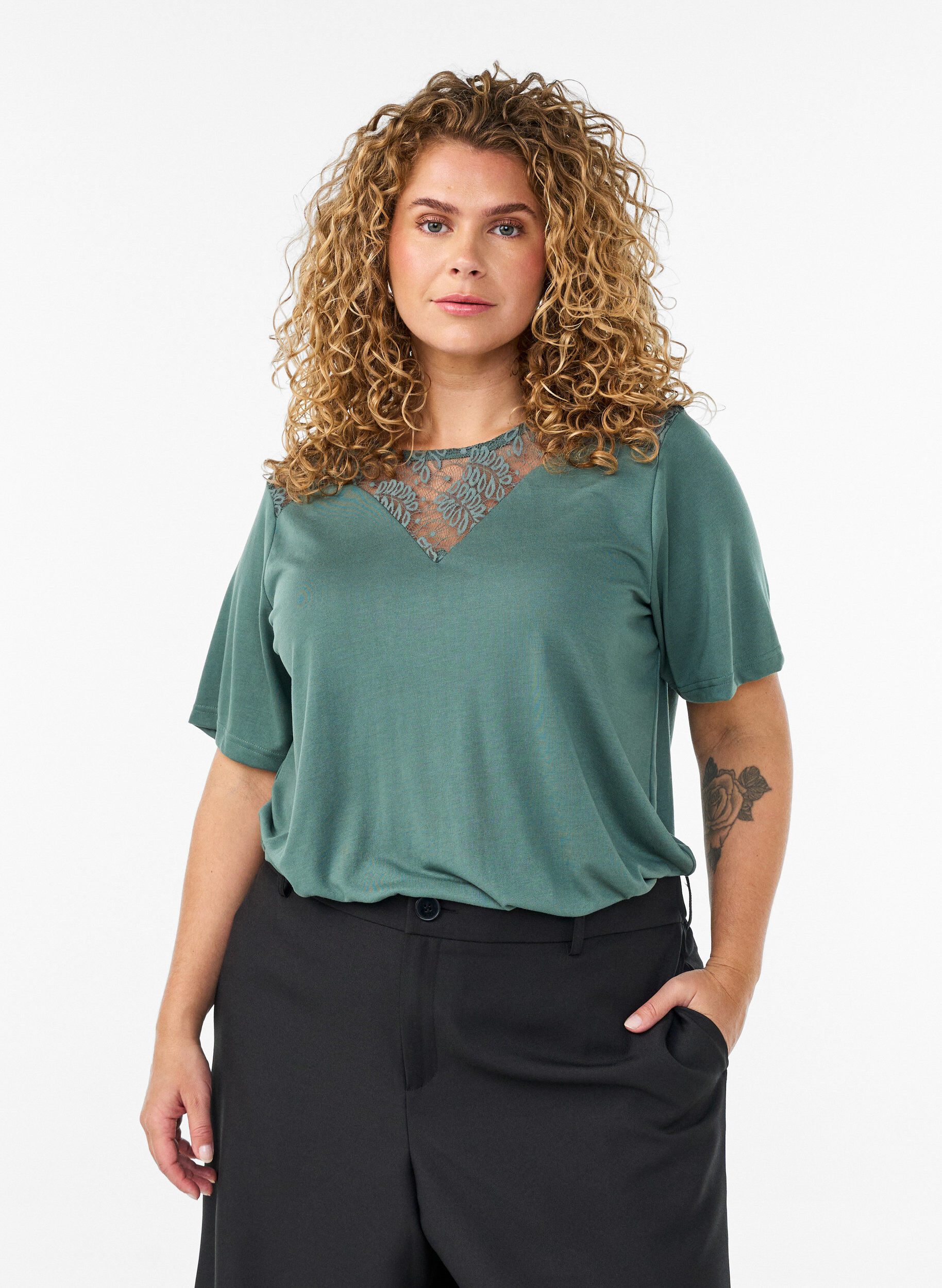 ZizziBlouse avec empi&egrave;cement en dentelle et manches ballon, Vert, Model image number 0