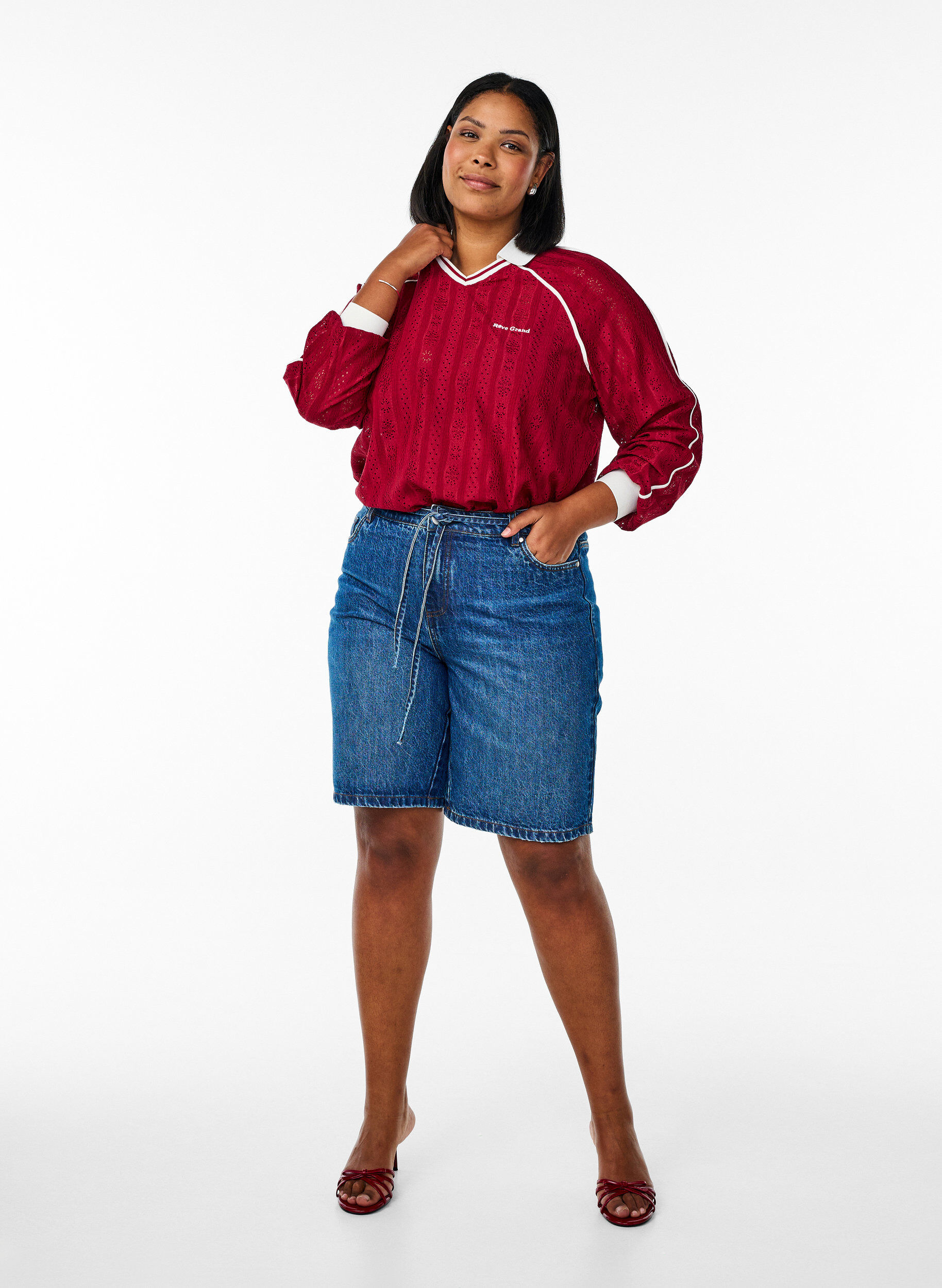 Zizzi Blouse en jersey textur&eacute; avec d&eacute;tails contrastants, Rouge, Model image number 1