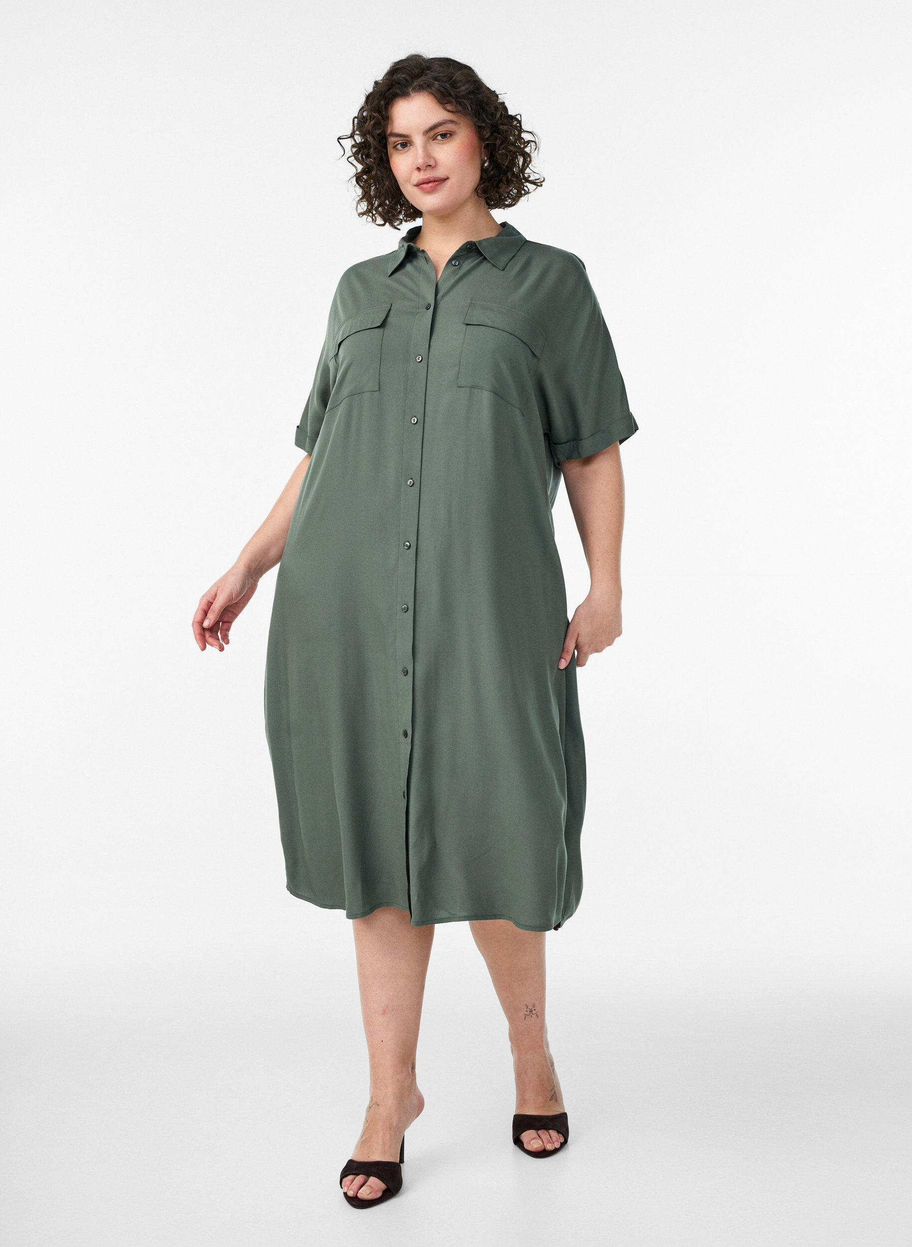 Robe chemise longue avec manches courtes, Vert, Model