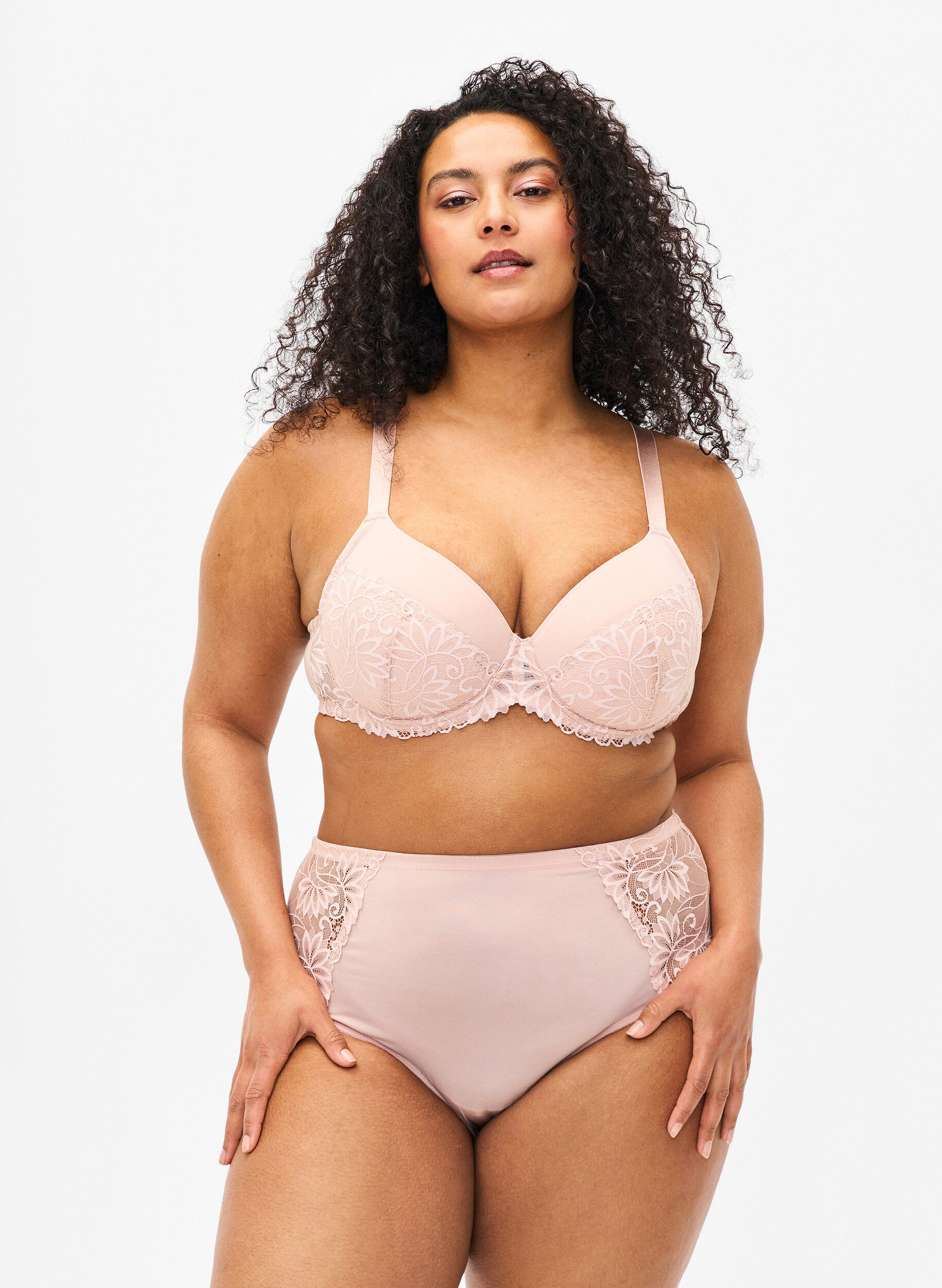 Zizzi Slips hipster avec taille r&eacute;guli&egrave;re et dentelle, Pink Tint, Model image number 0