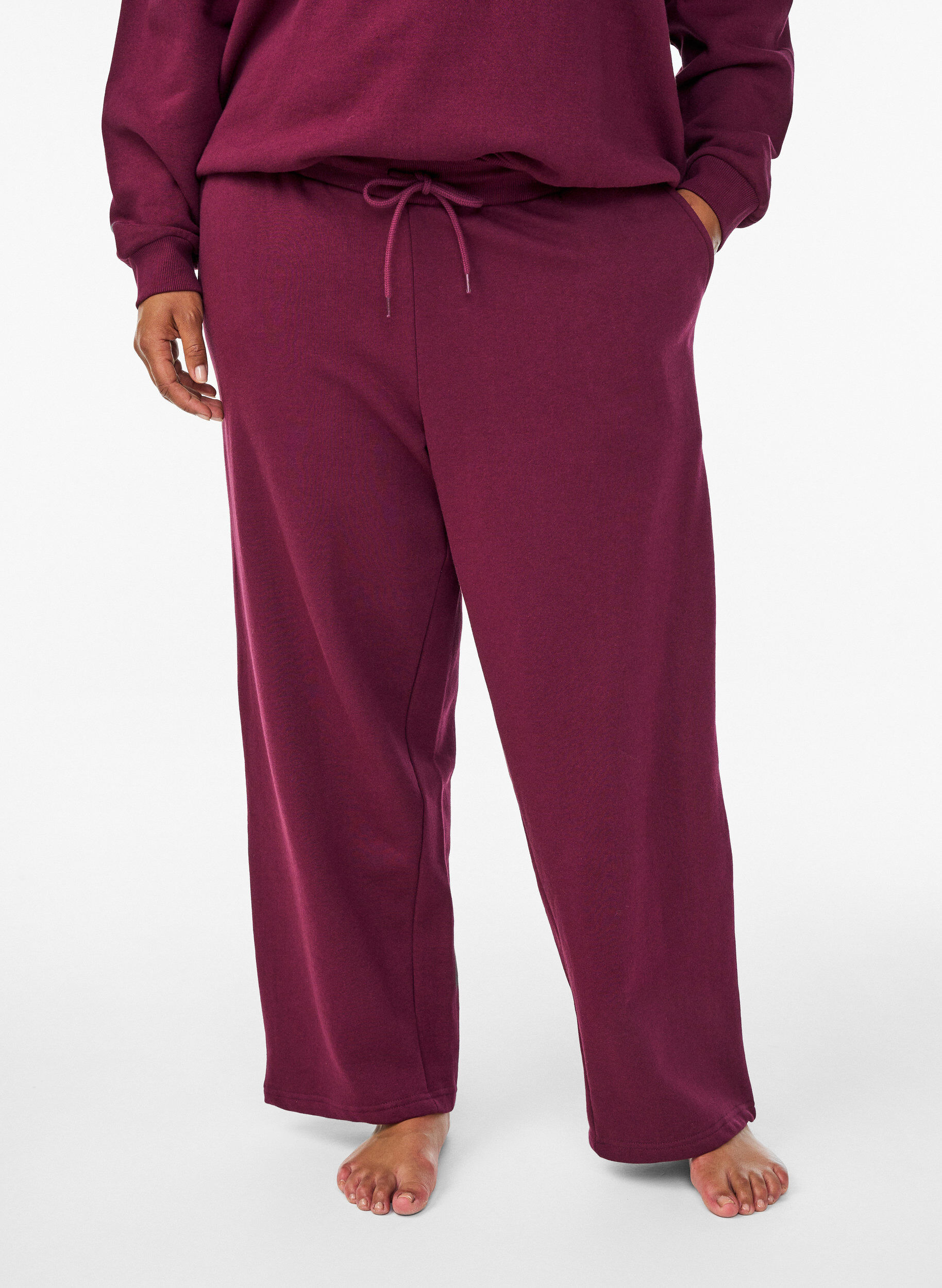 Zizzi Pantalon de jogging avec poches, Bordeaux fonc&eacute;, Model image number 2