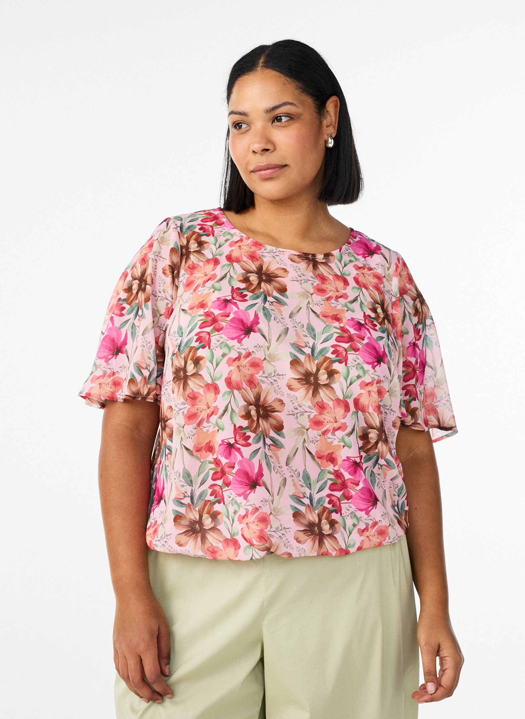 Blouse fleurie &agrave; manches courtes et smocks, Rose, Model