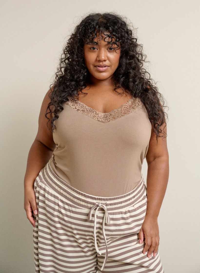 Top en viscose avec bord en dentelle, Beige, Image image number 0