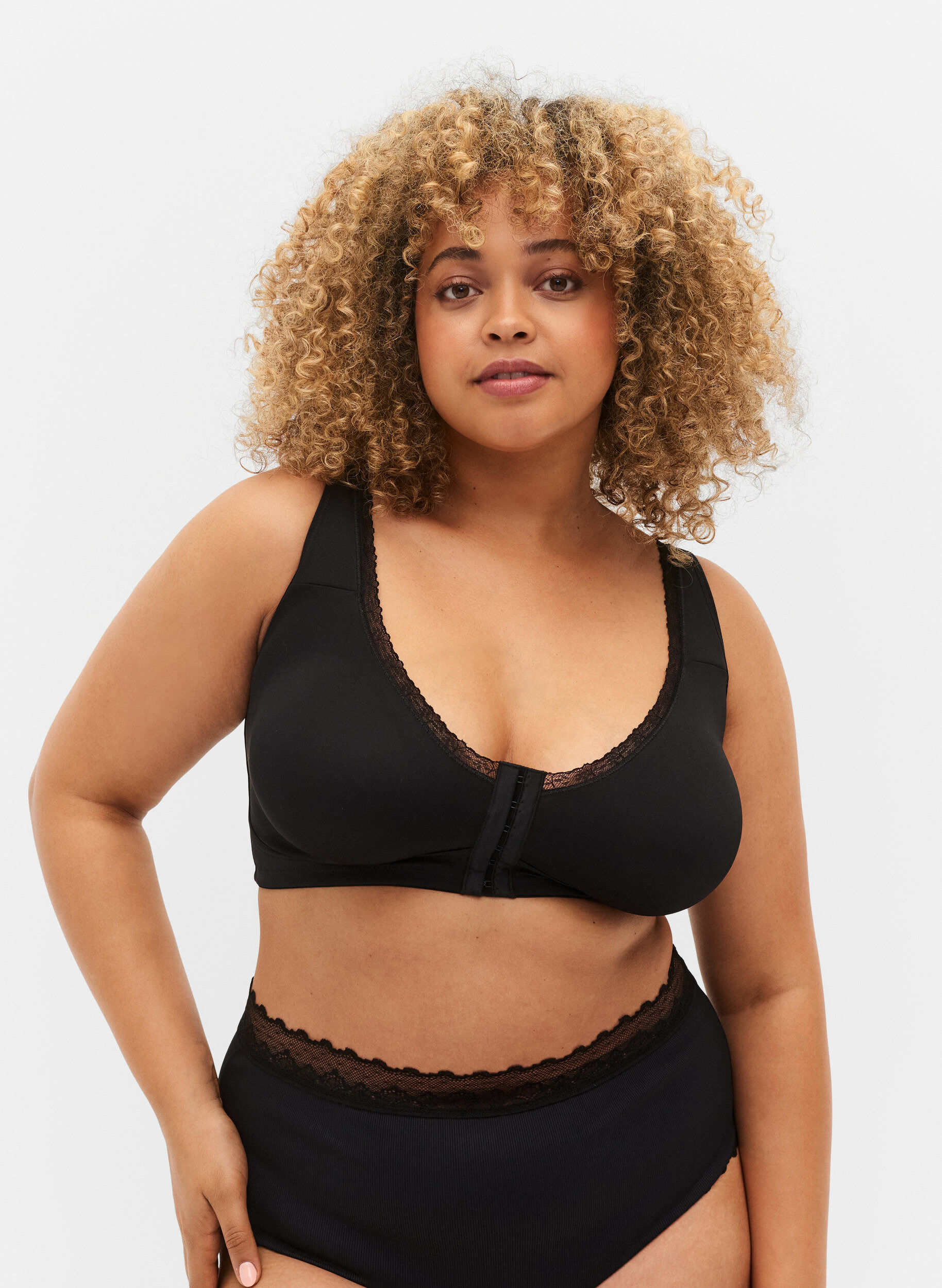 Zizzi Soutien-gorge avec fermeture frontale, Black, Model image number 0