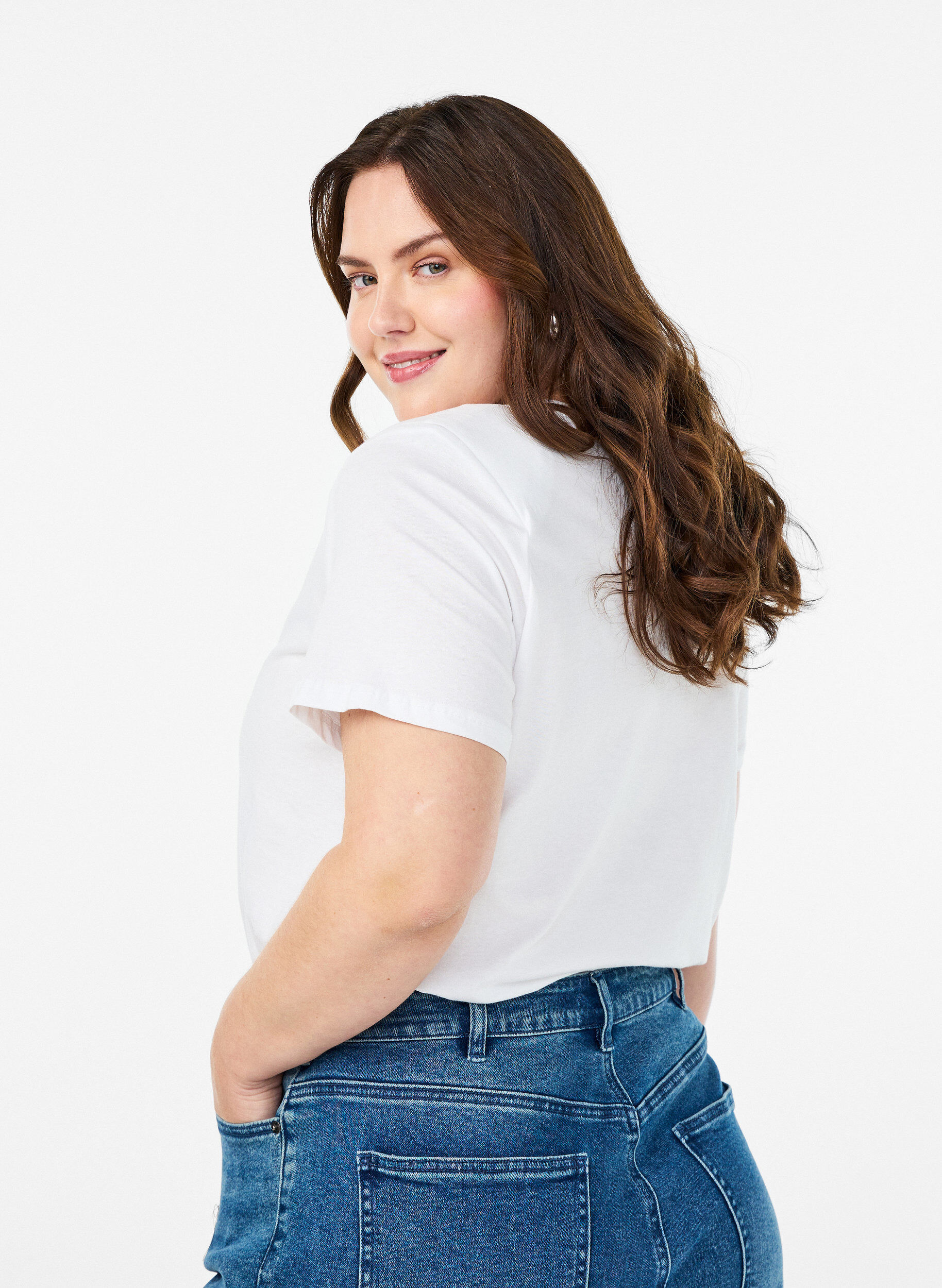Zizzi T-shirt basic en coton avec &eacute;paulettes, Blanc, Model image number 2
