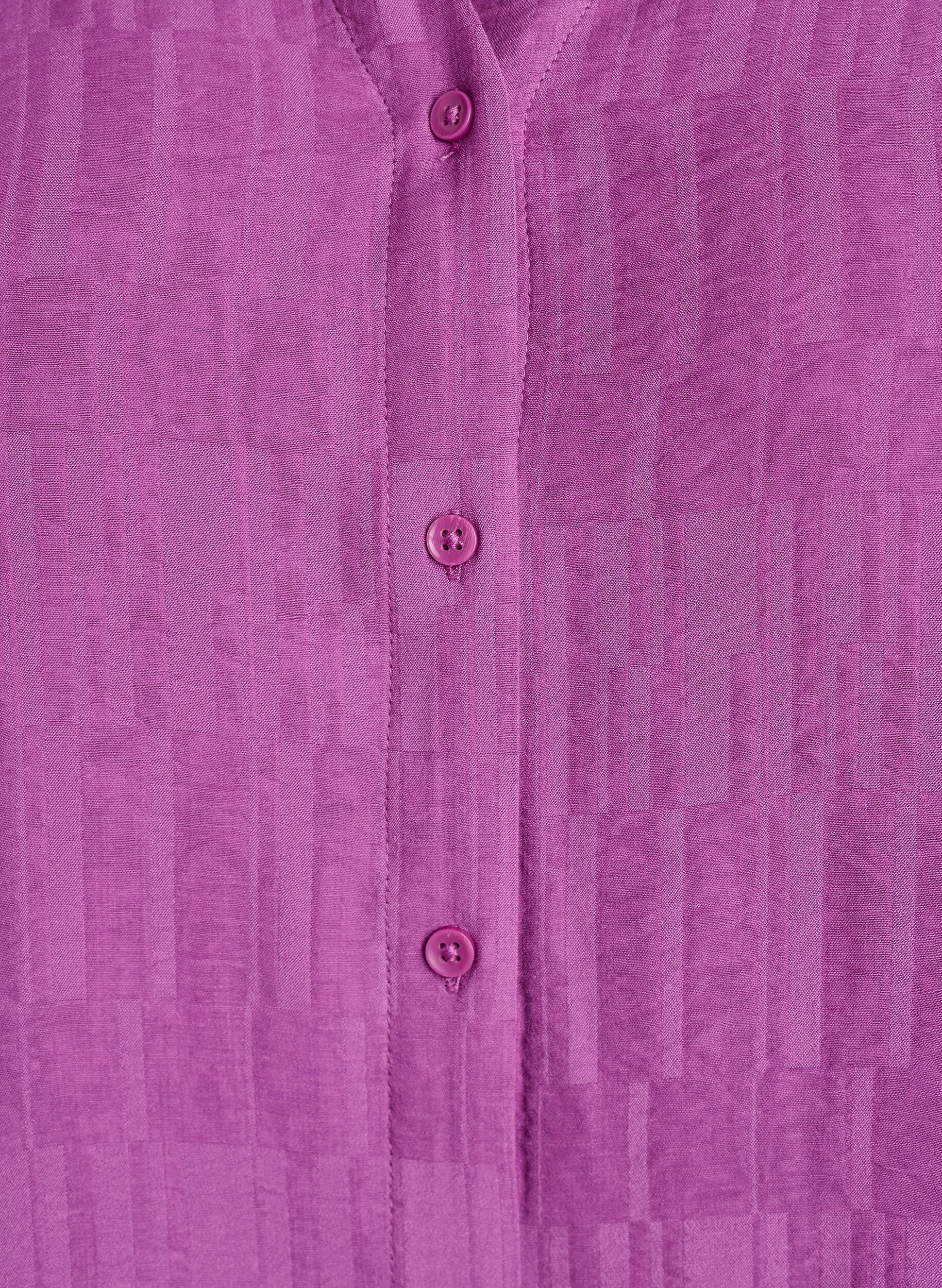 Zizzi Chemise ample avec texture et col en V, Violet, Packshot image number 2