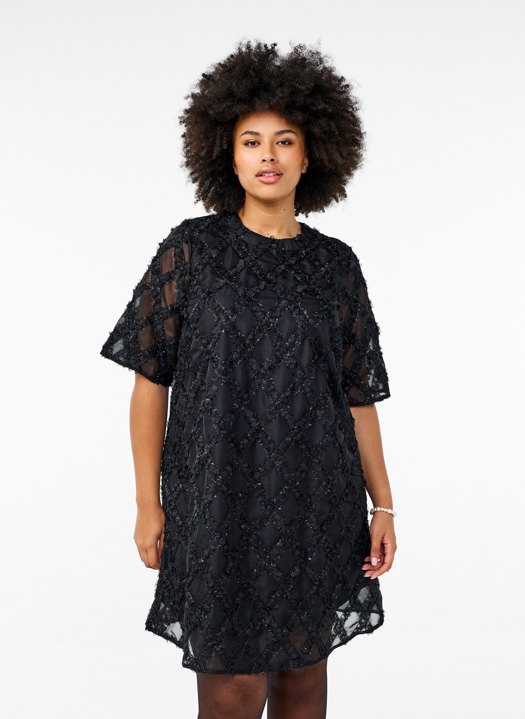 Zizzi Robe courte textur&eacute;e, Black, Model image number 0