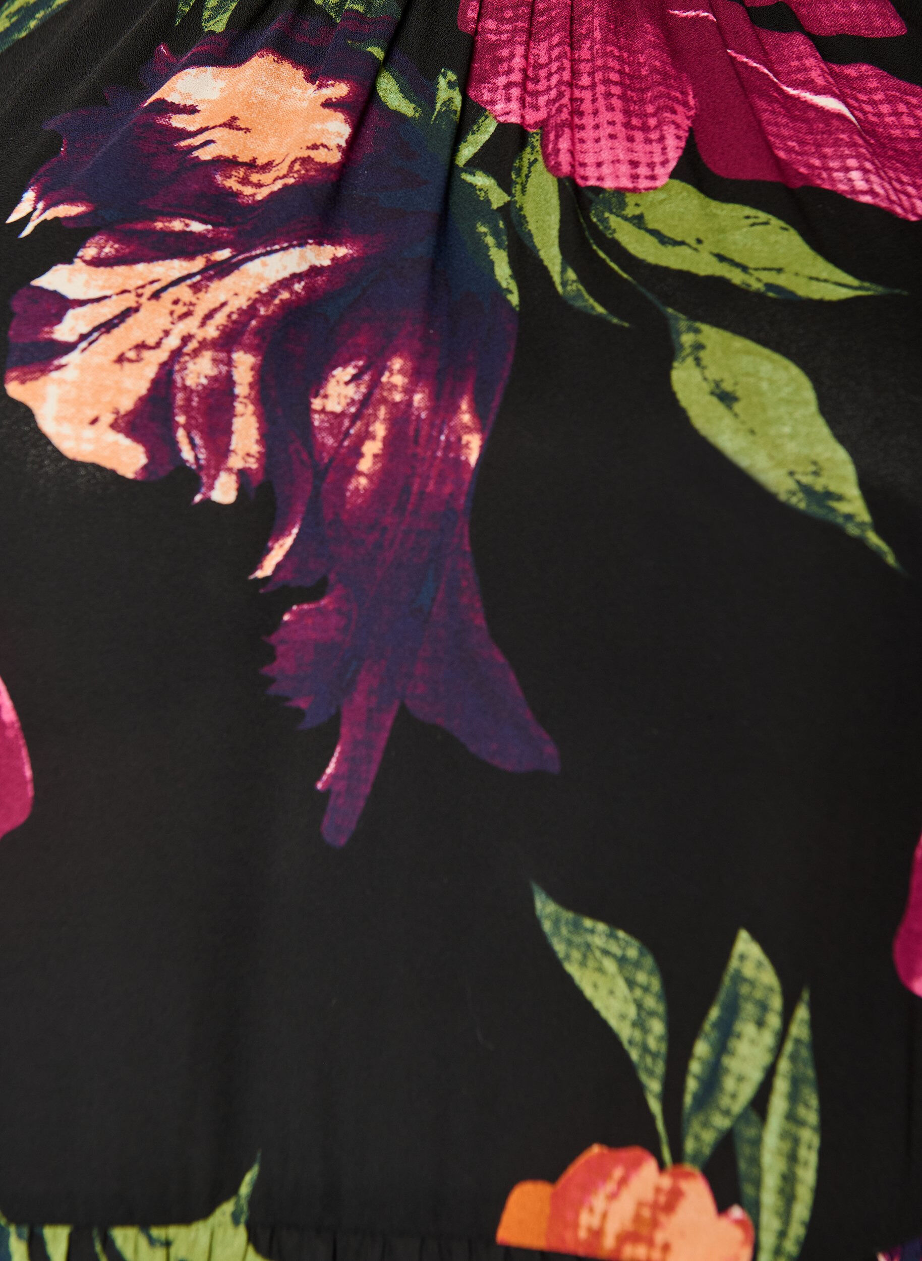 Zizzi Blouse &agrave; imprim&eacute; floral et p&eacute;plum, Noir, Packshot image number 2