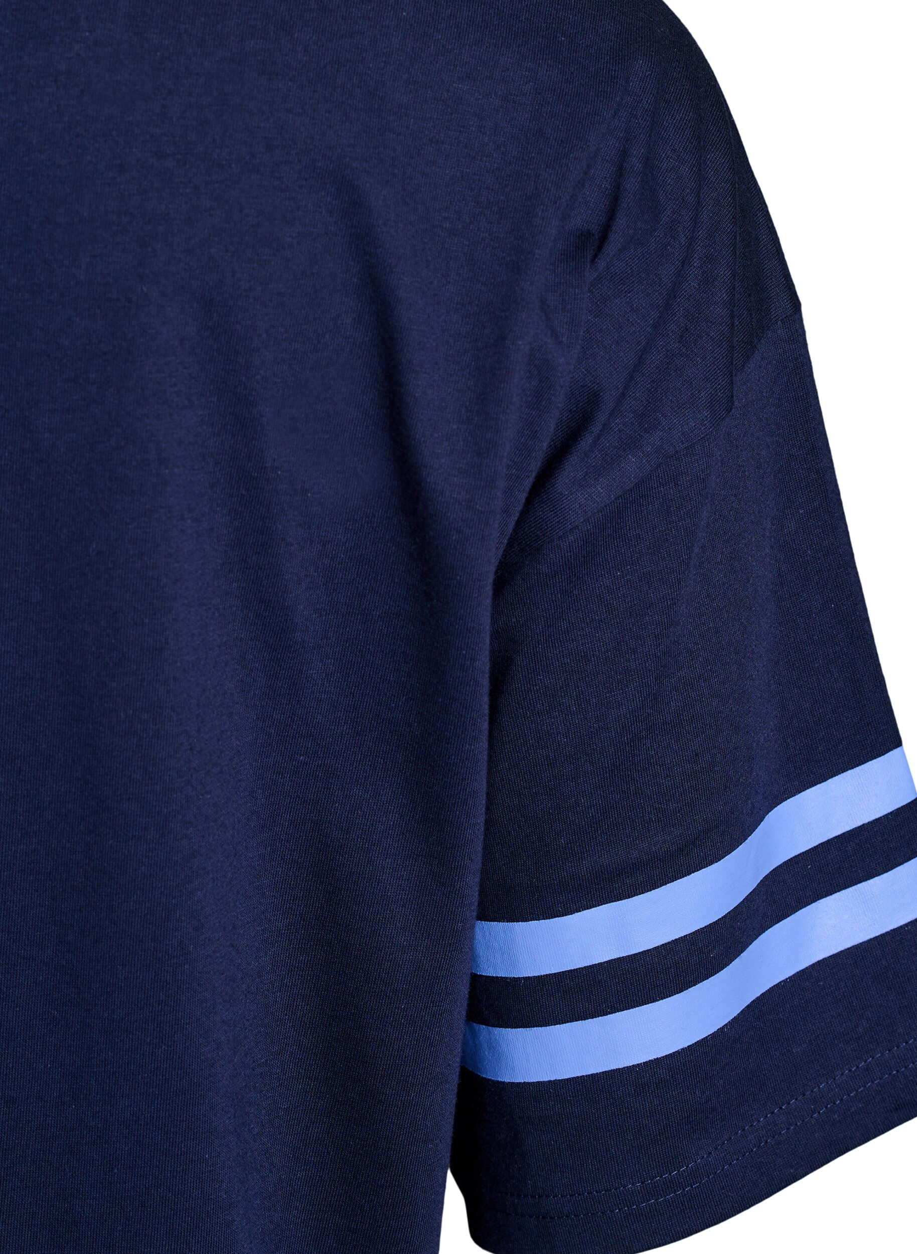 Zizzi T-shirt coll&egrave;ge oversize et sportif, Bleu, Packshot image number 3