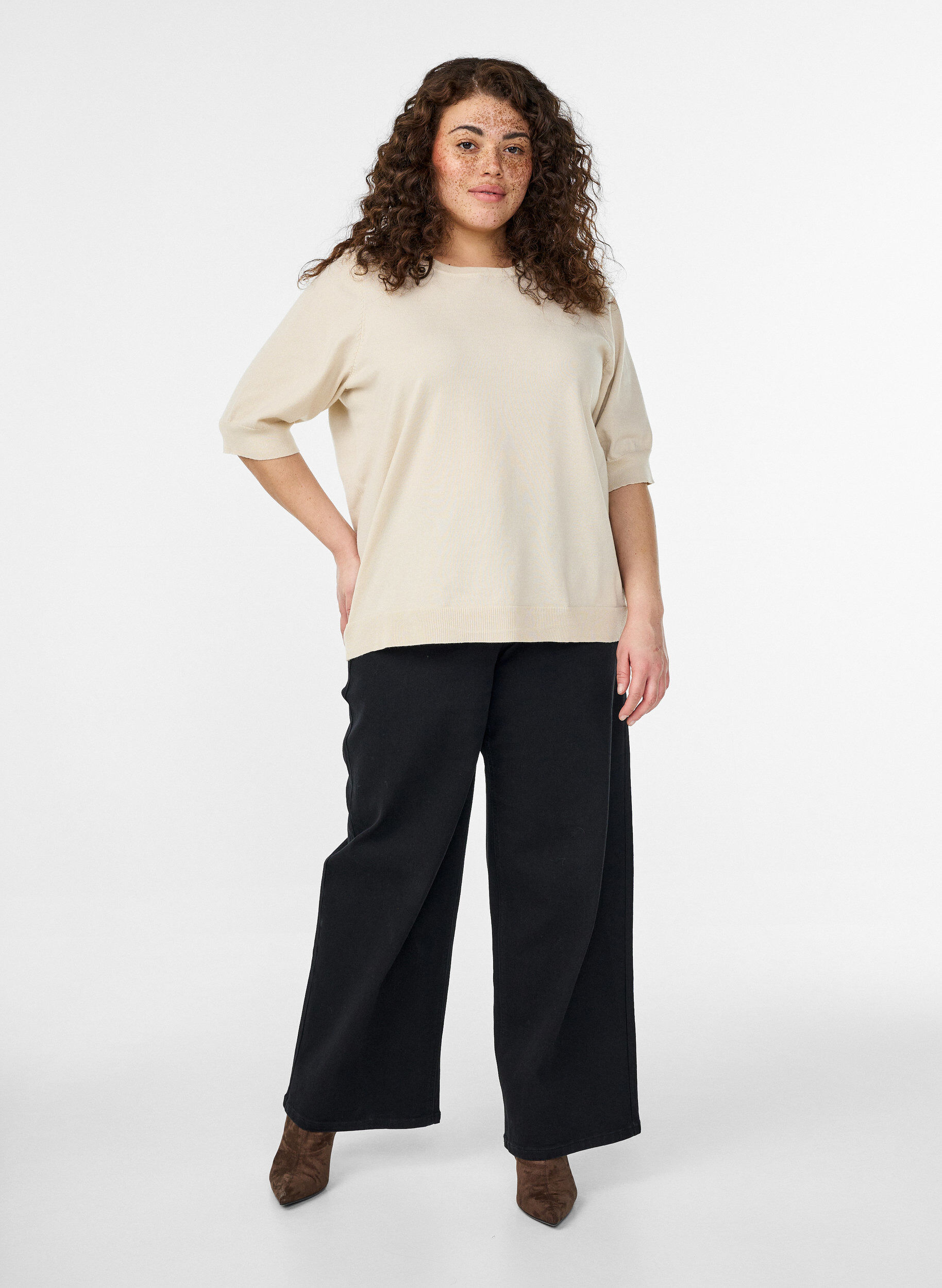 ZizziBlouse en fine maille &agrave; manches courtes, Beige, Model image number 1
