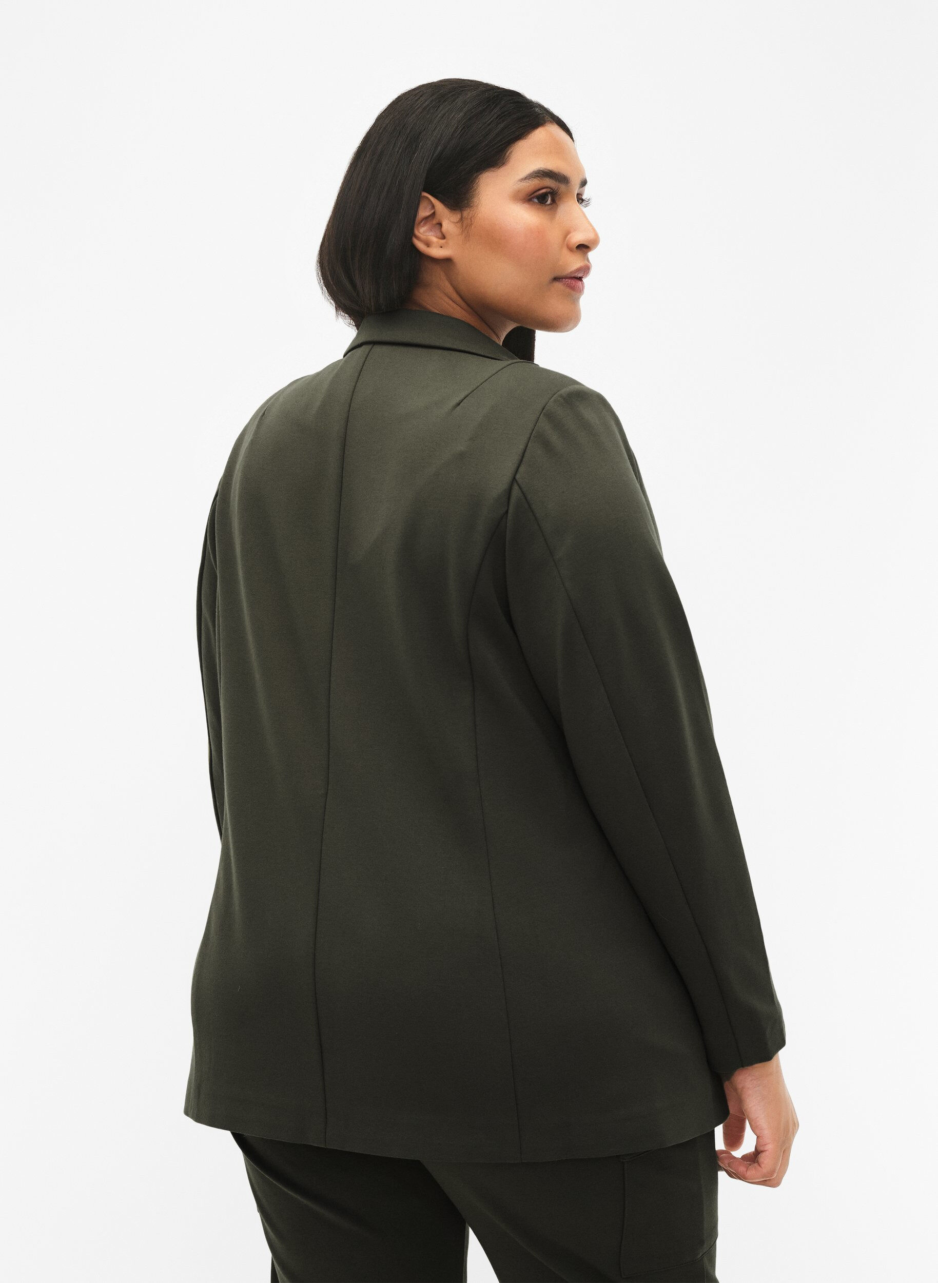 Zizzi Blazer simple avec fermeture &agrave; boutons, Vert fonc&eacute;, Model image number 1