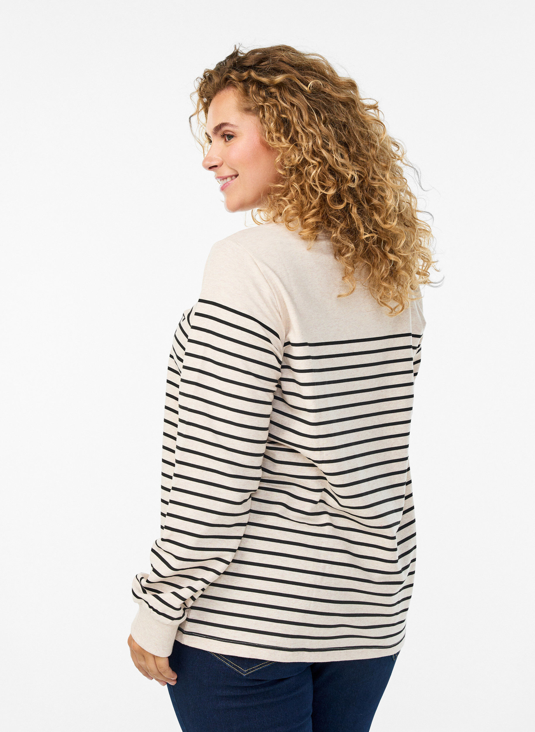 Zizzi Sweatshirt &agrave; rayures et imprim&eacute; texte, Beige, Model image number 2