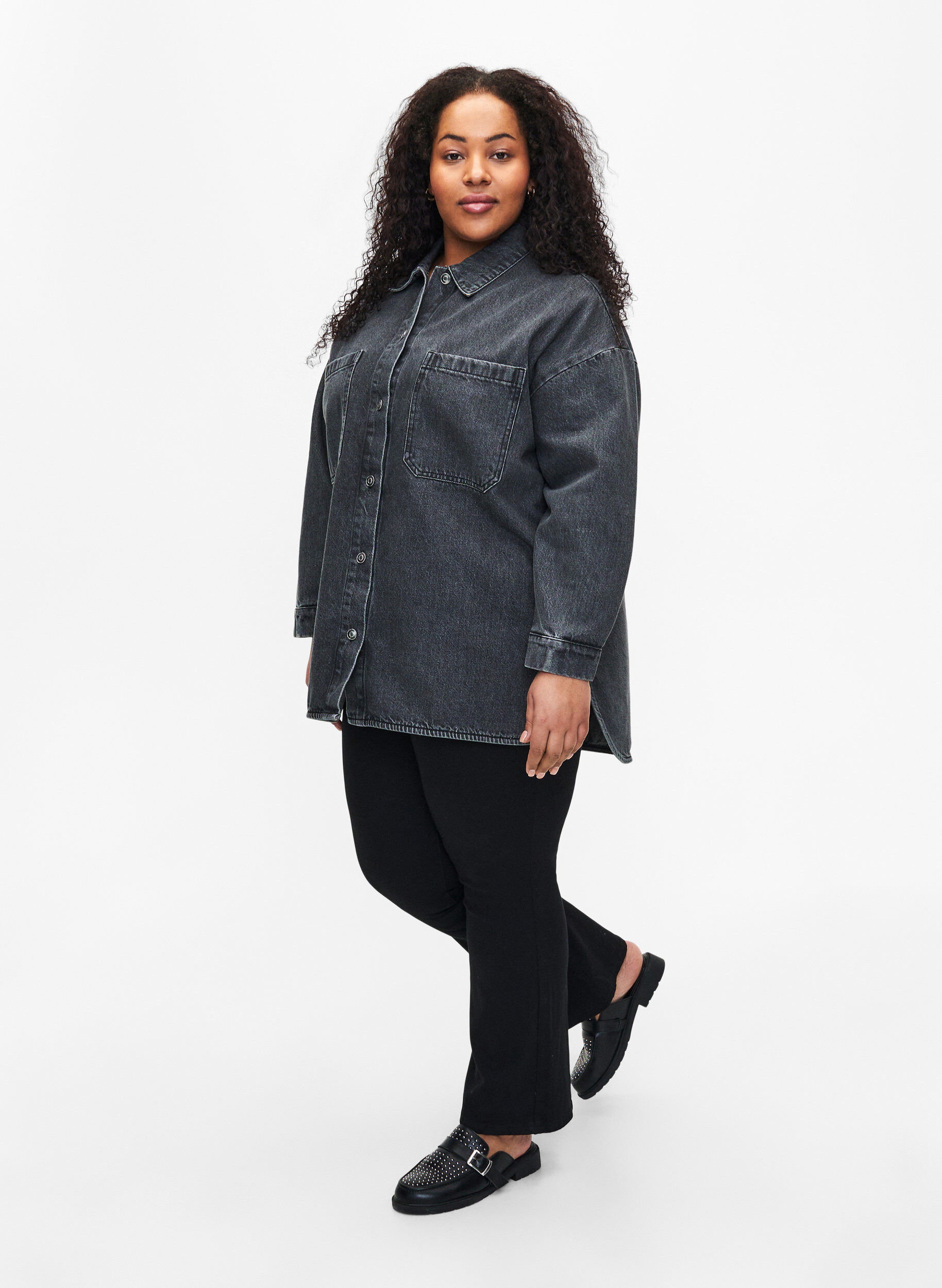 Zizzi Veste en jean ample avec boutons, Grey Denim, Model image number 2