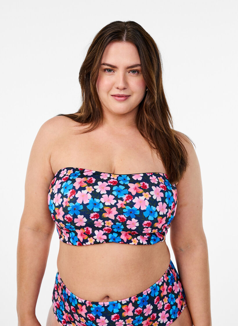 Haut de bikini bandeau &agrave; imprim&eacute; floral, Rose poudr&eacute;e, Model