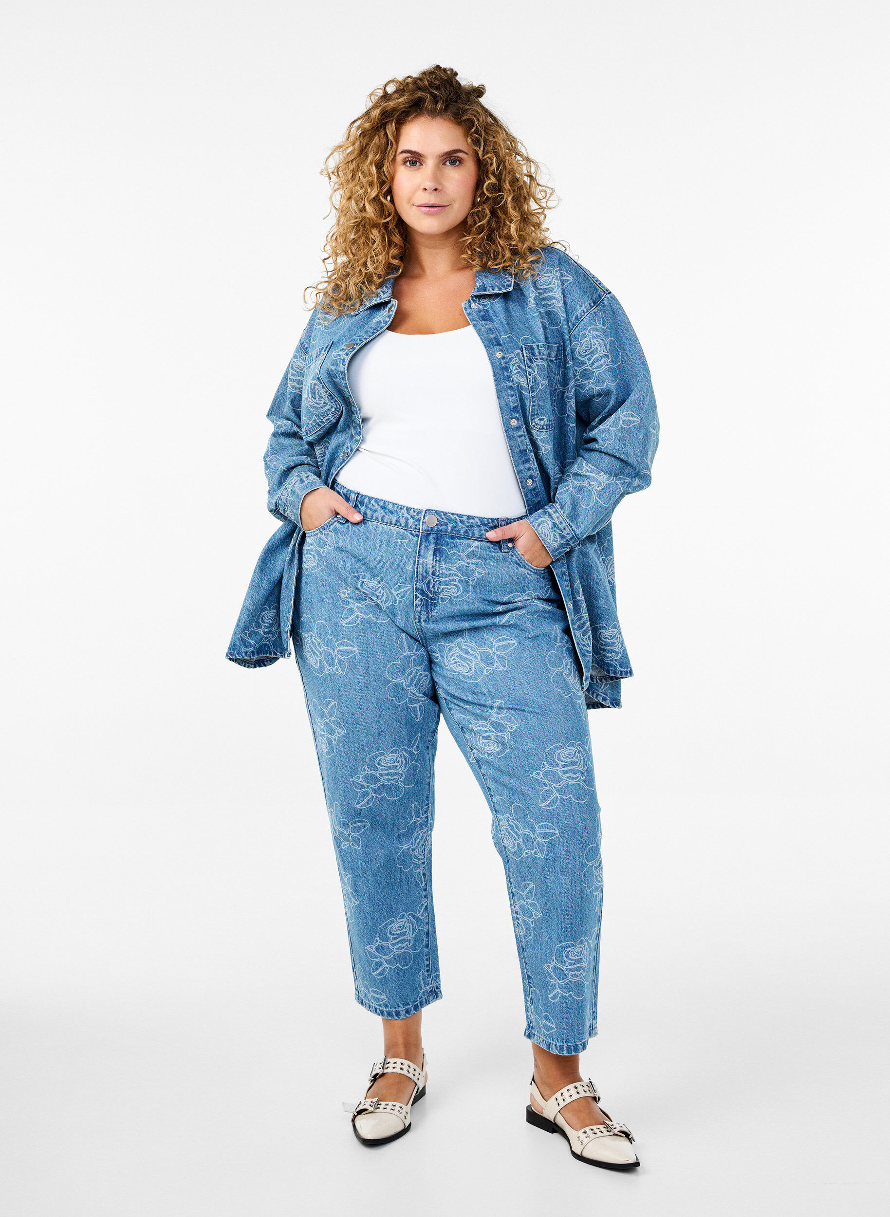 Zizzi Jean fleuri Vera, Bleu Clair, Model image number 0