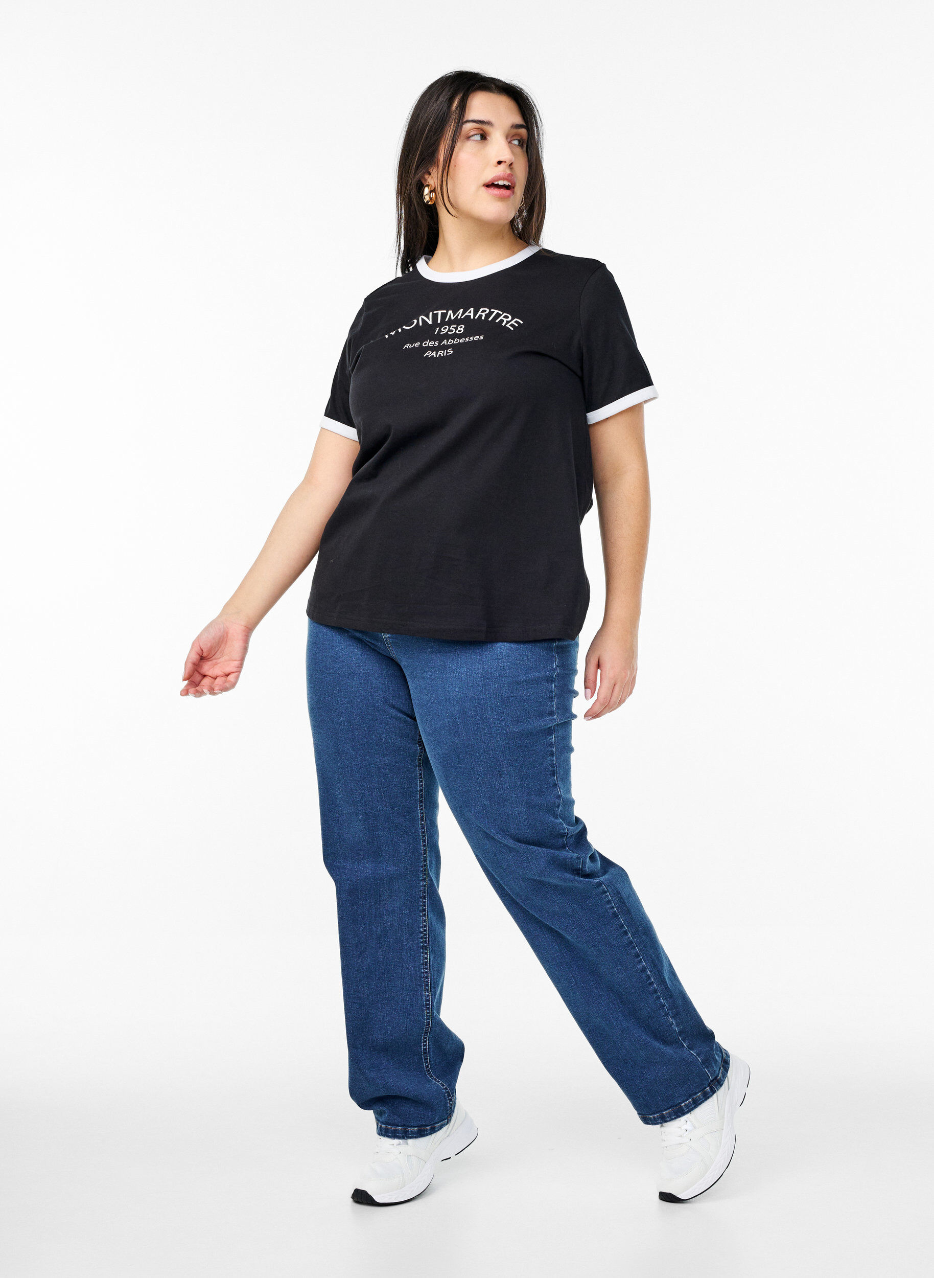 Zizzi T-shirt avec texte imprim&eacute;, Black w.An. Wh.Paris, Model image number 2