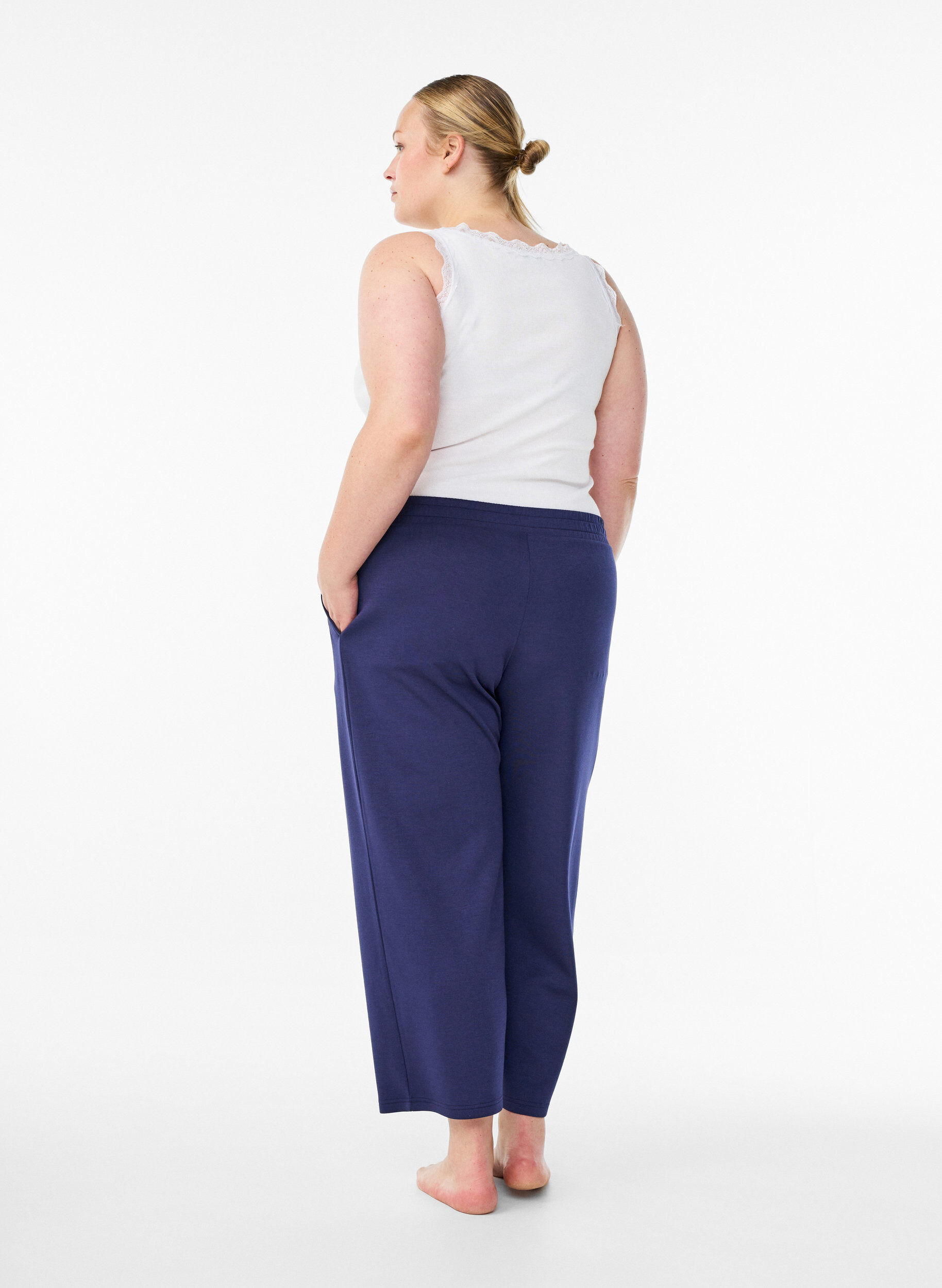 Zizzi Pantalon 7/8 en modal m&eacute;lang&eacute; avec poches, Bleu, Model image number 1
