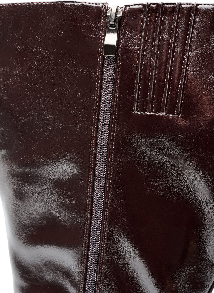 Botte haute avec un aspect l&eacute;g&egrave;rement craquel&eacute;, Marron, Packshot