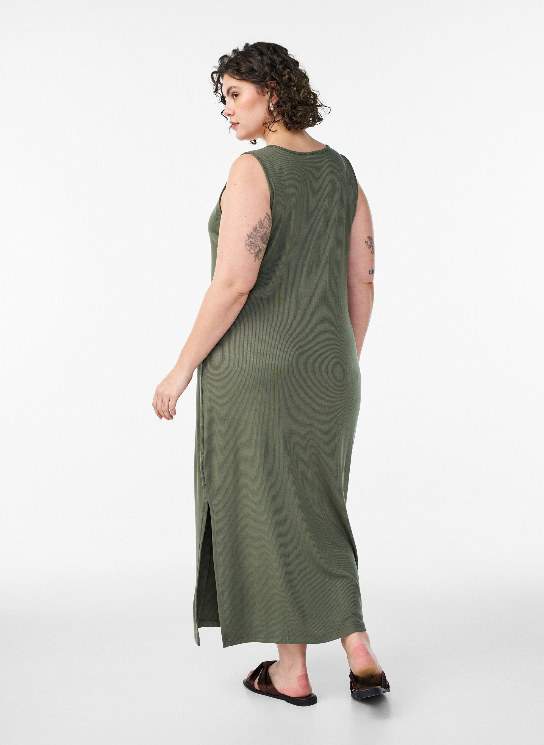 ZizziRobe c&ocirc;tel&eacute;e sans manches en viscose, Vert, Model image number 1