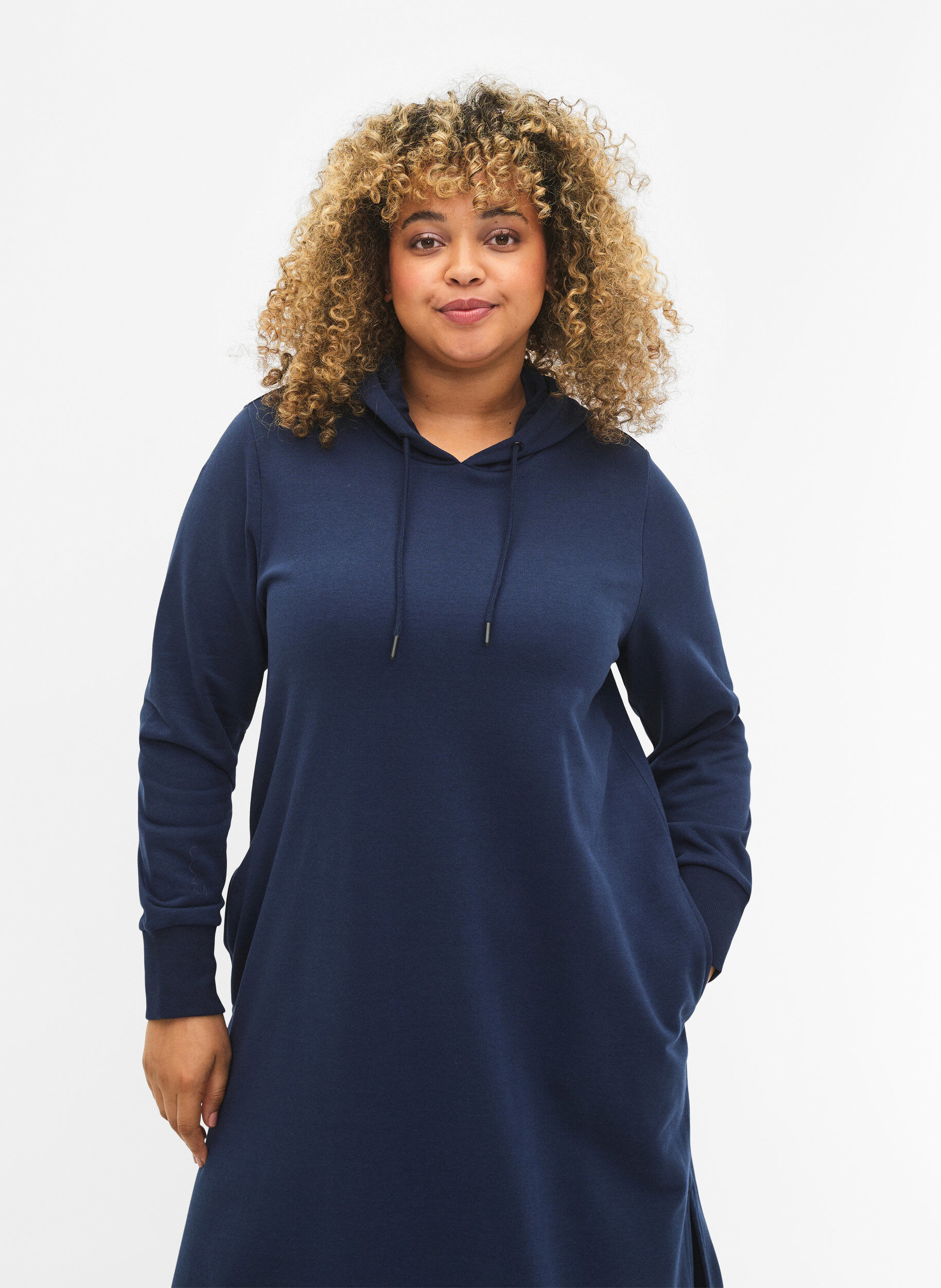 Zizzi Robe sweat-shirt &agrave; capuche, Dress Blues, Model image number 2