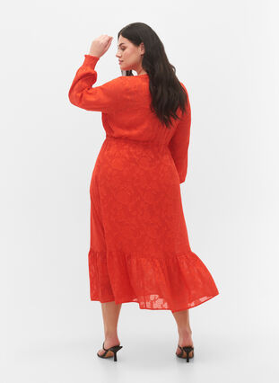 Robes midi à manches longues en look jacquard, Orange.com, Model image number 1