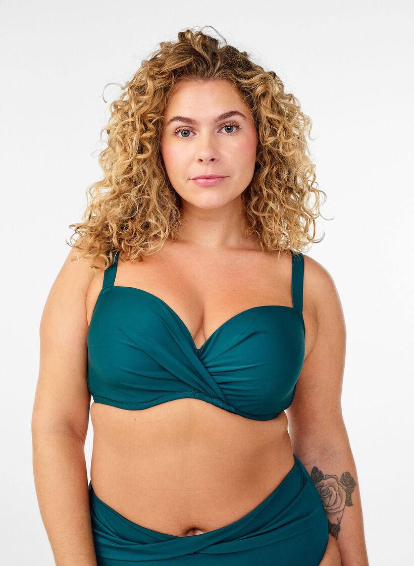 Haut de bikini avec armatures et drap&eacute;, Vert, Model image number 0
