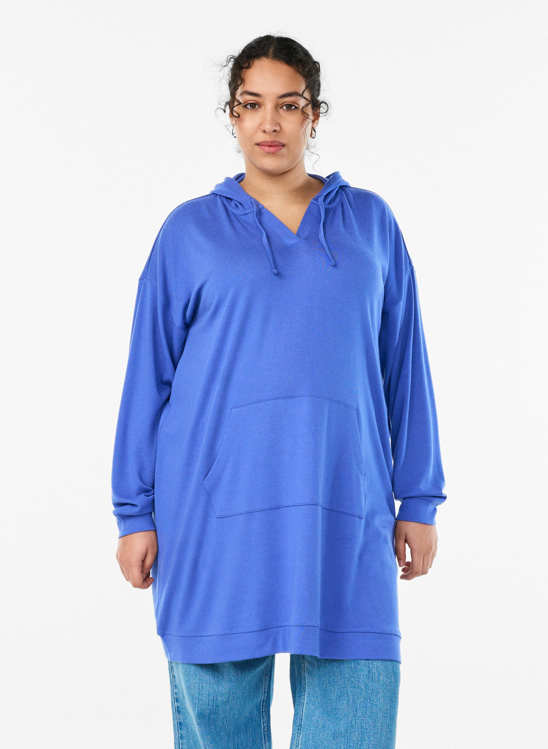 Zizzi Robe sweat &agrave; capuche courte avec poche kangourou, Bleu, Model image number 0