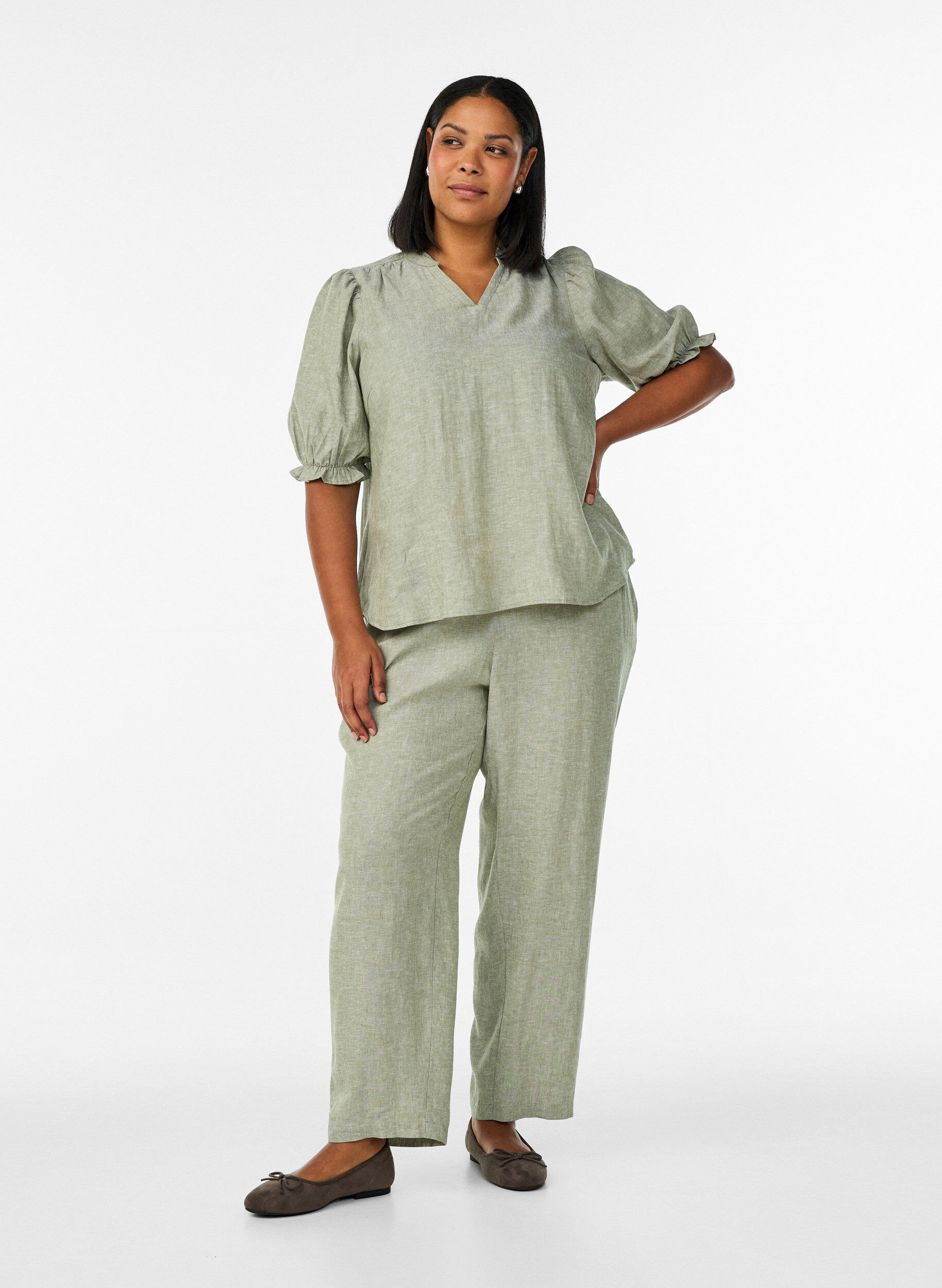 Pantalon ample en lin et viscose, Vert, Model