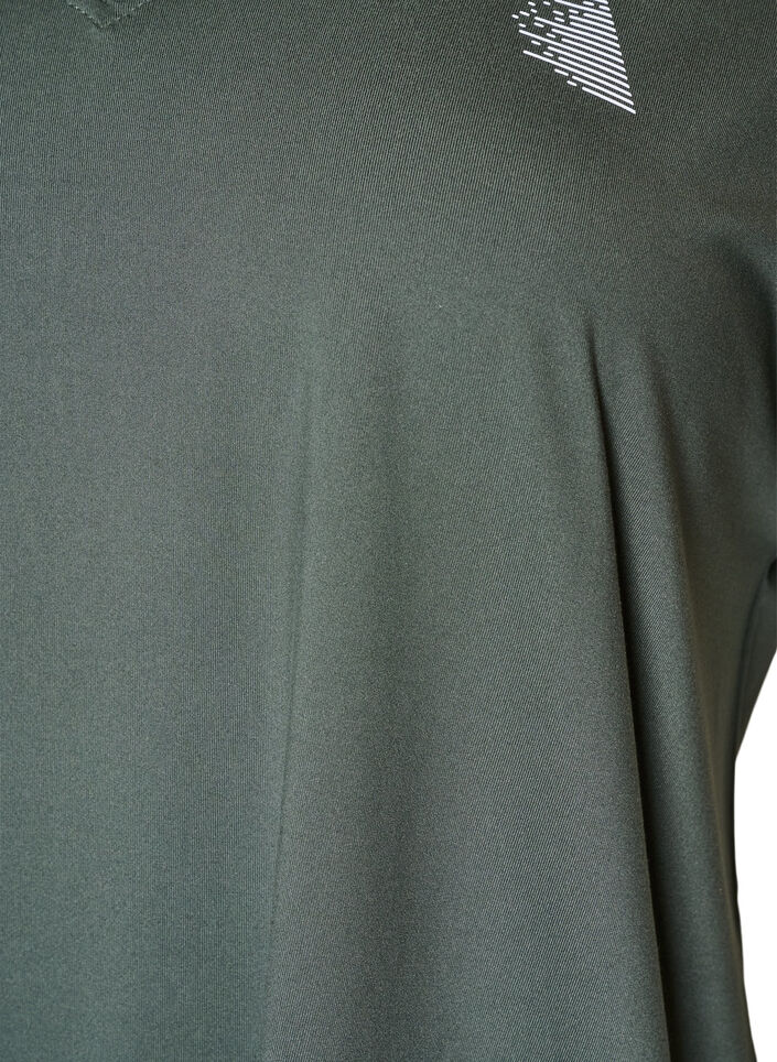 Loose training t-shirt with V-neck, Vert fonc&eacute;, Packshot image number 2