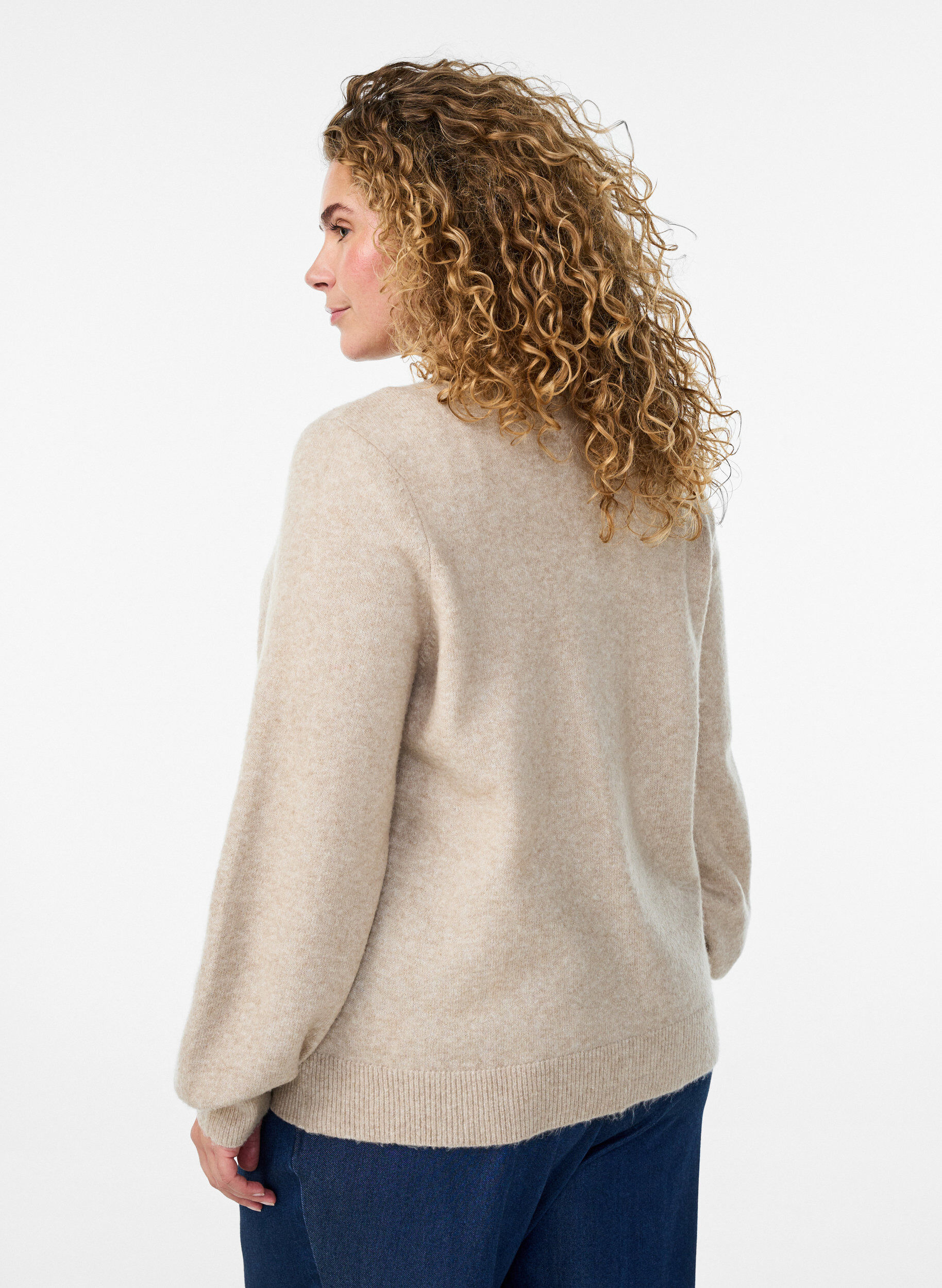 Zizzi Cardigan en maille douce avec boutons dor&eacute;s, Beige, Model image number 2