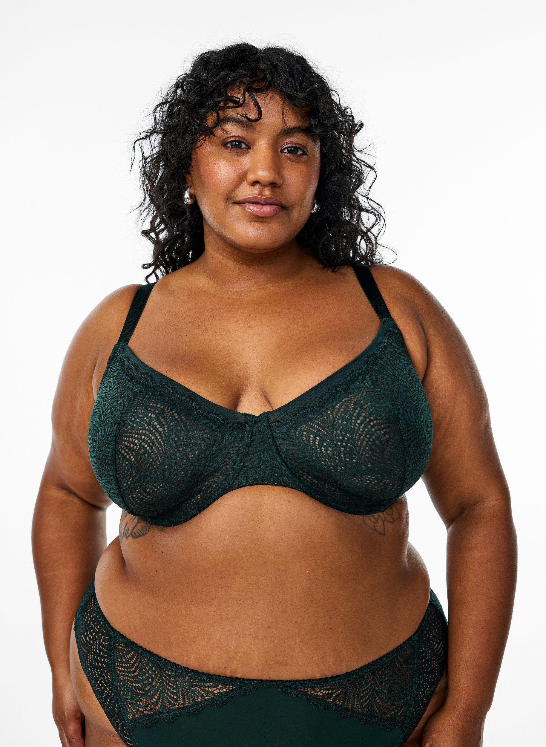 Soutien-gorge couvrant avec armatures et dentelle, Vert fonc&eacute;, Model