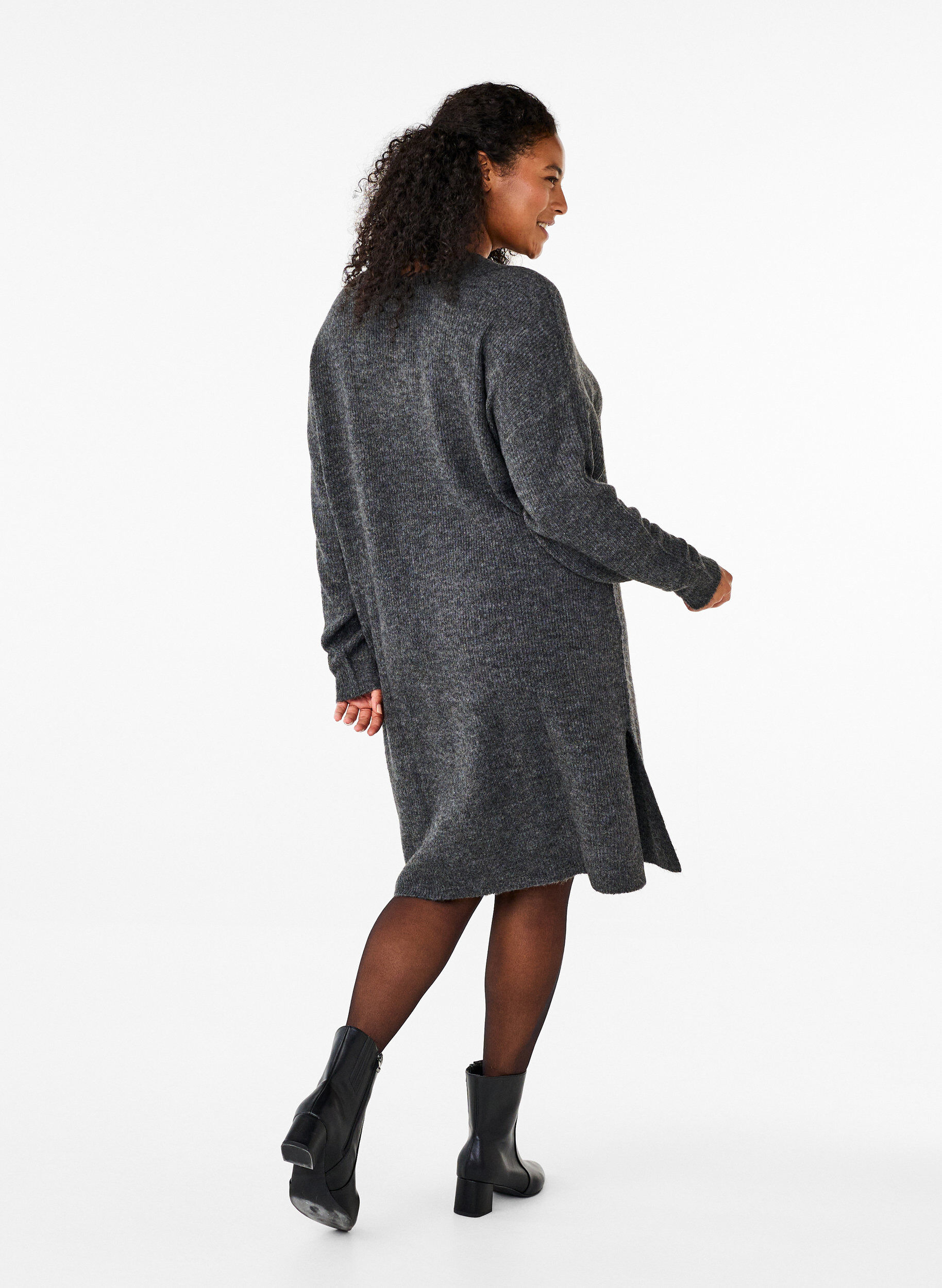 Zizzi Robe &agrave; manches longues en tricot c&ocirc;tel&eacute;, Dark Grey Black Mel., Model image number 1