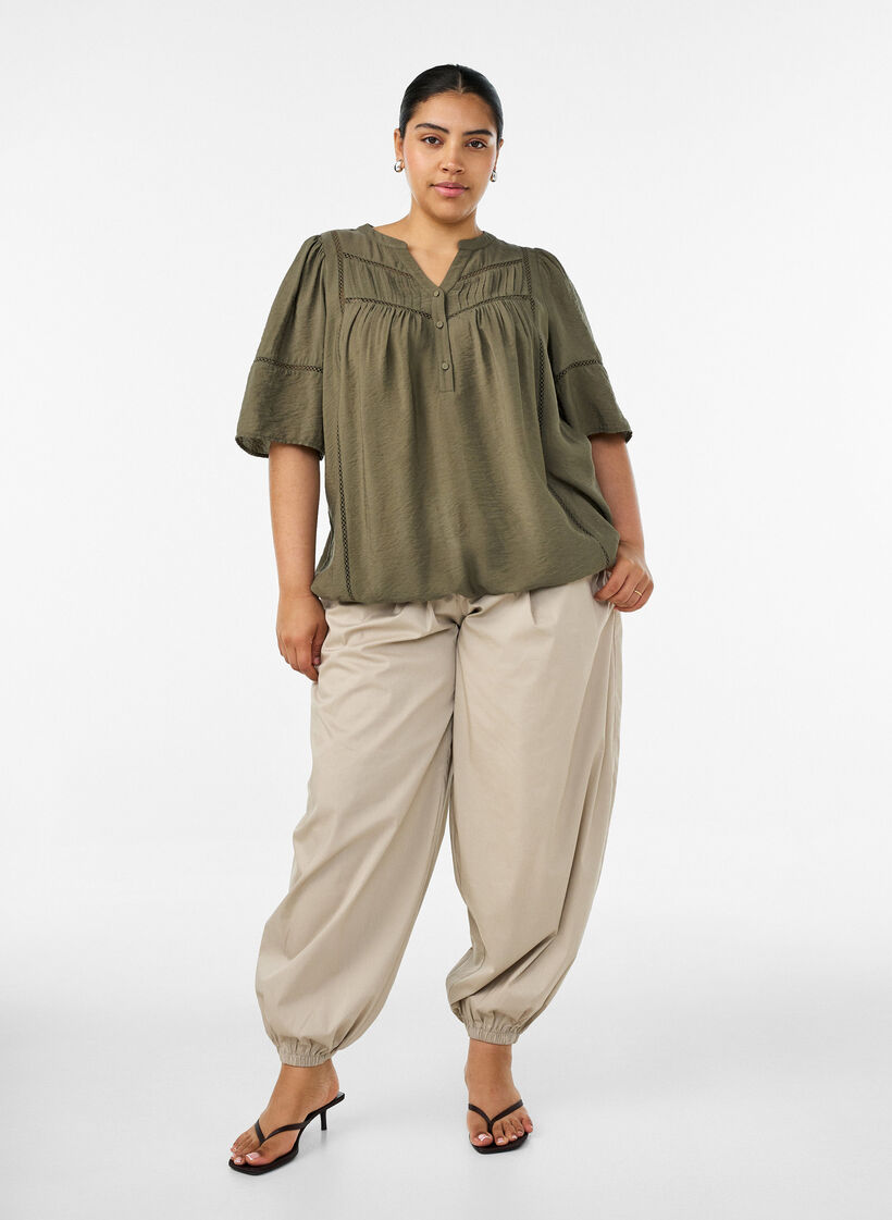 Blouse en viscose avec nervures et effet ballon, Vert Kaki, Model image number 1