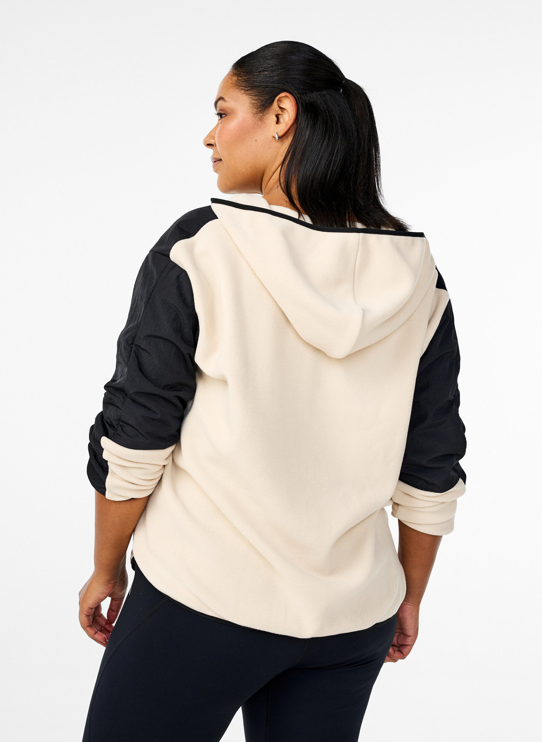 Zizzi Veste polaire &agrave; capuche avec poches, Beige, Model image number 2
