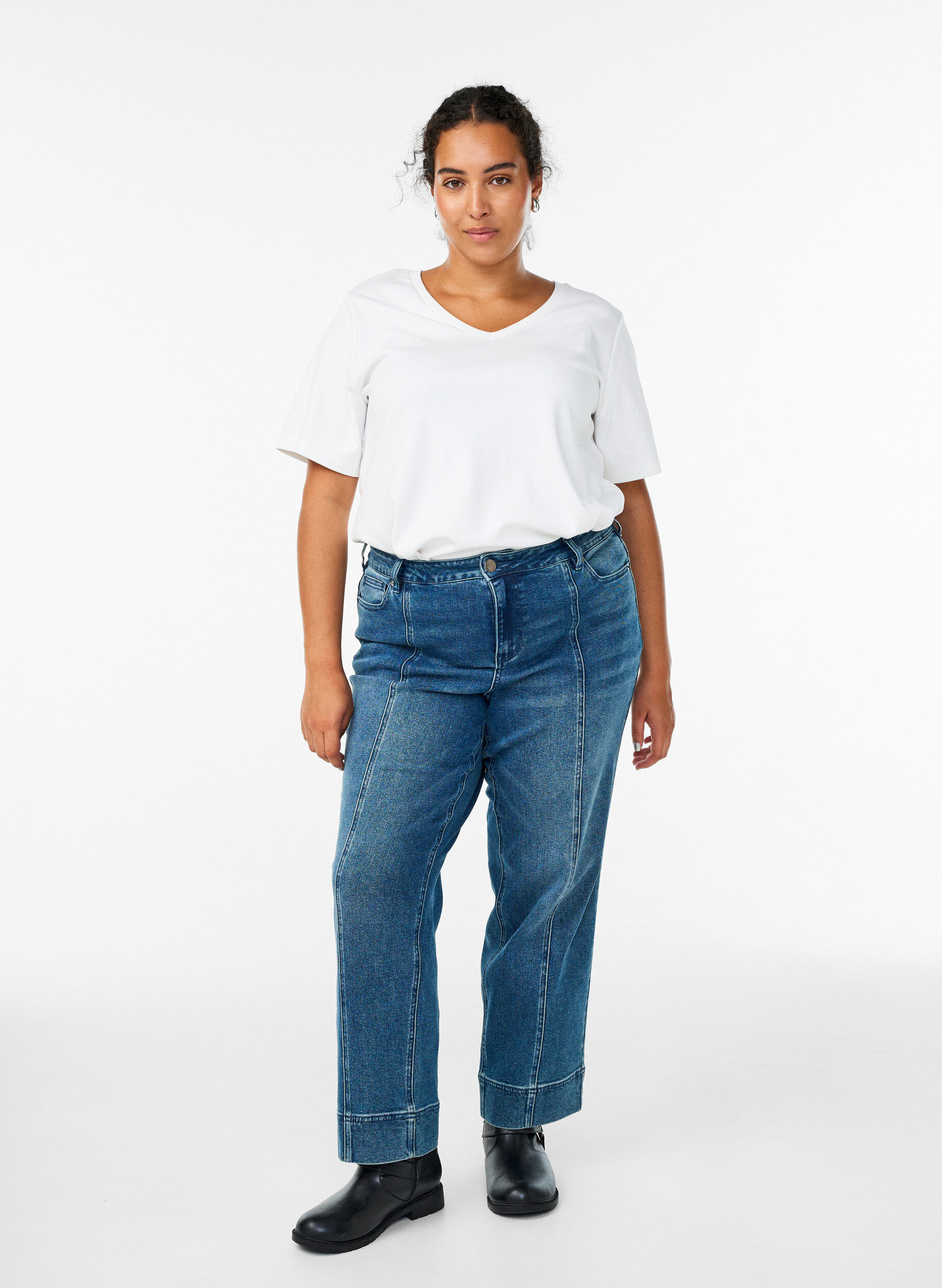 Jean coupe droite avec surpiq&ucirc;res distinctives, Bleu, Model