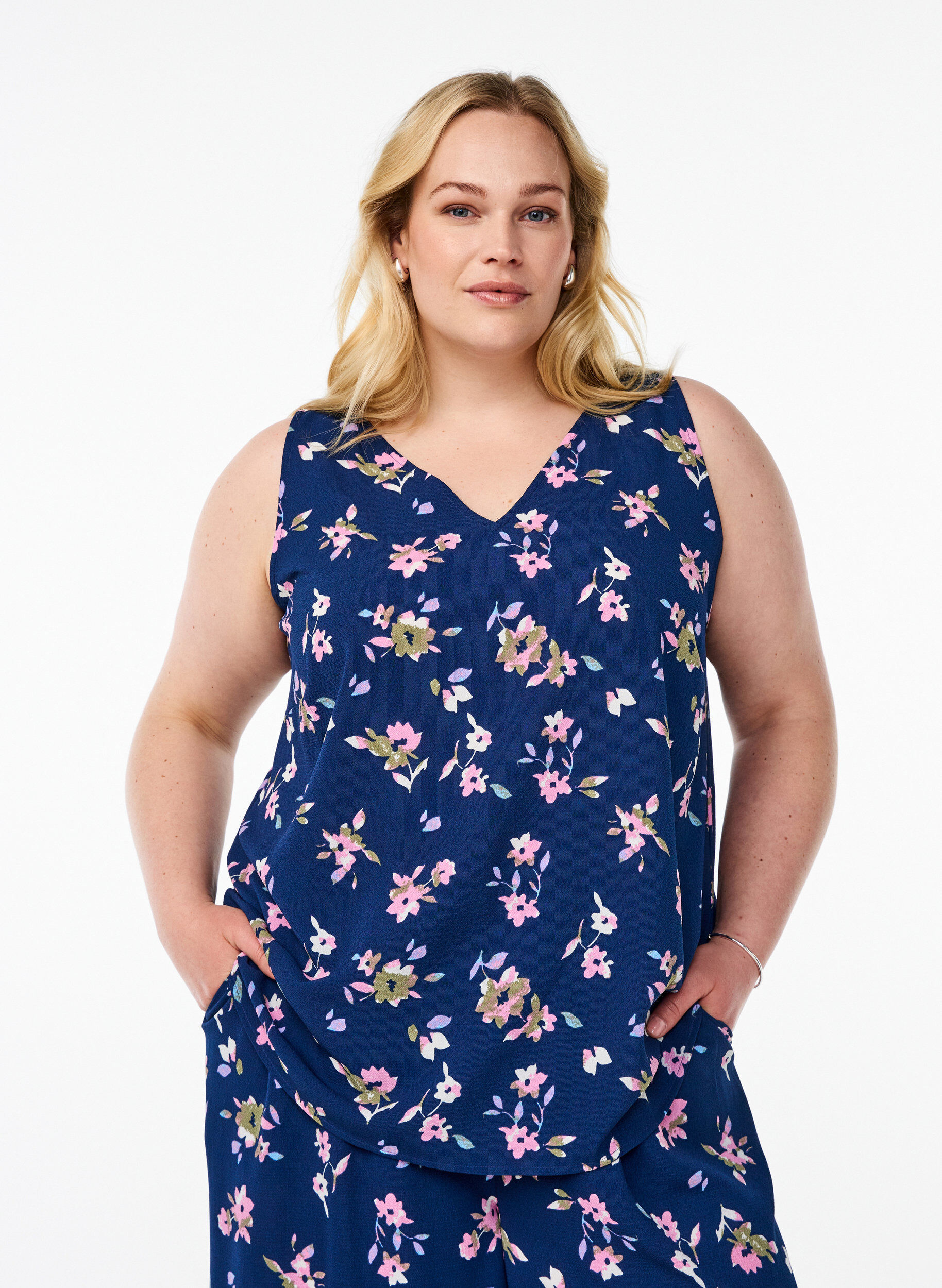 ZizziHaut imprim&eacute; avec col en V, Bleu, Model image number 0