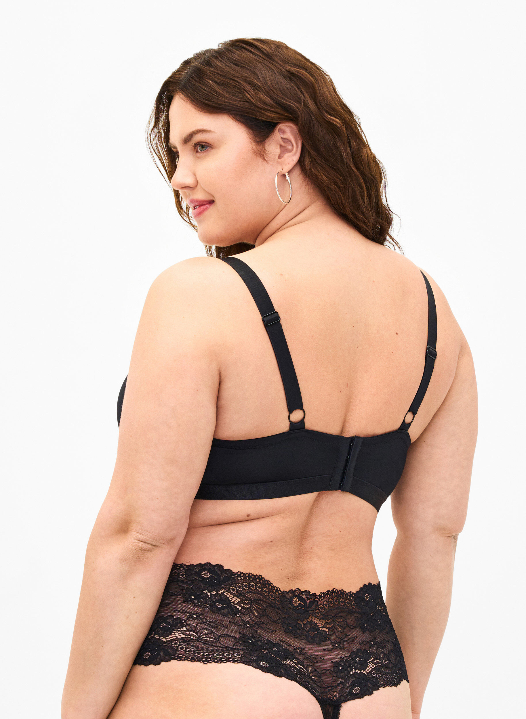 Zizzi Soutien-gorge moul&eacute; en tulle, Noir, Model image number 2