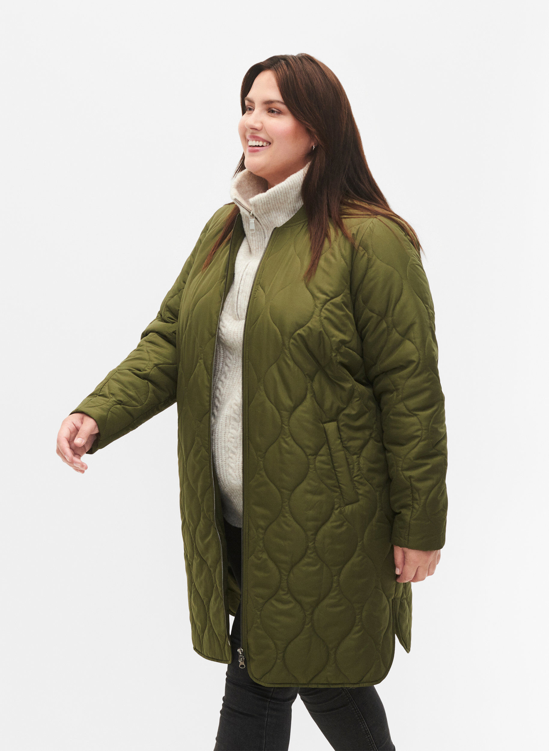 Zizzi Veste longue matelass&eacute;e avec poches et fermeture &eacute;clair, Winter Moss, Model image number 2