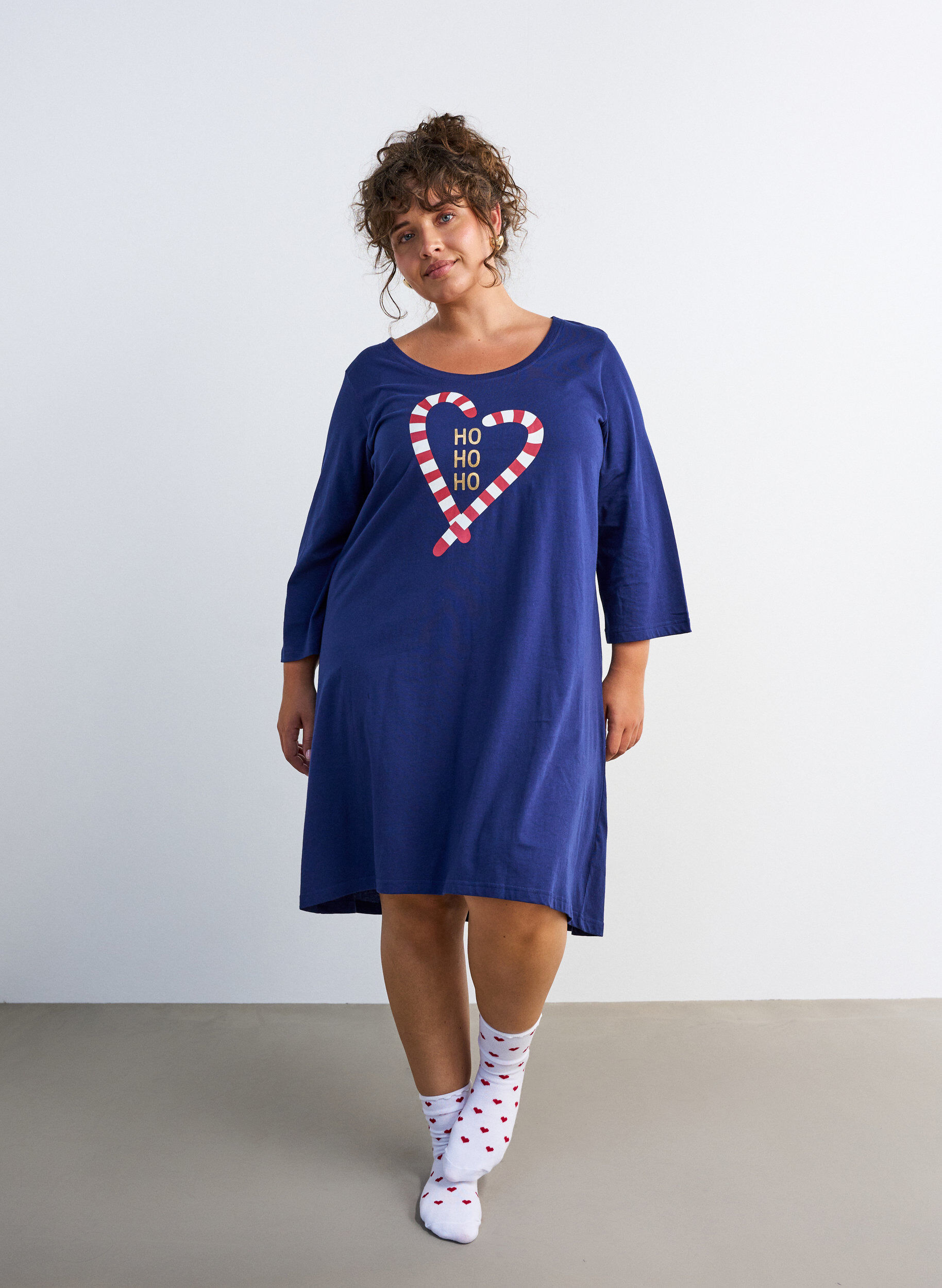 ZizziChemise de nuit en coton bio &agrave; motif de No&euml;l, Bleu, Model image number 1