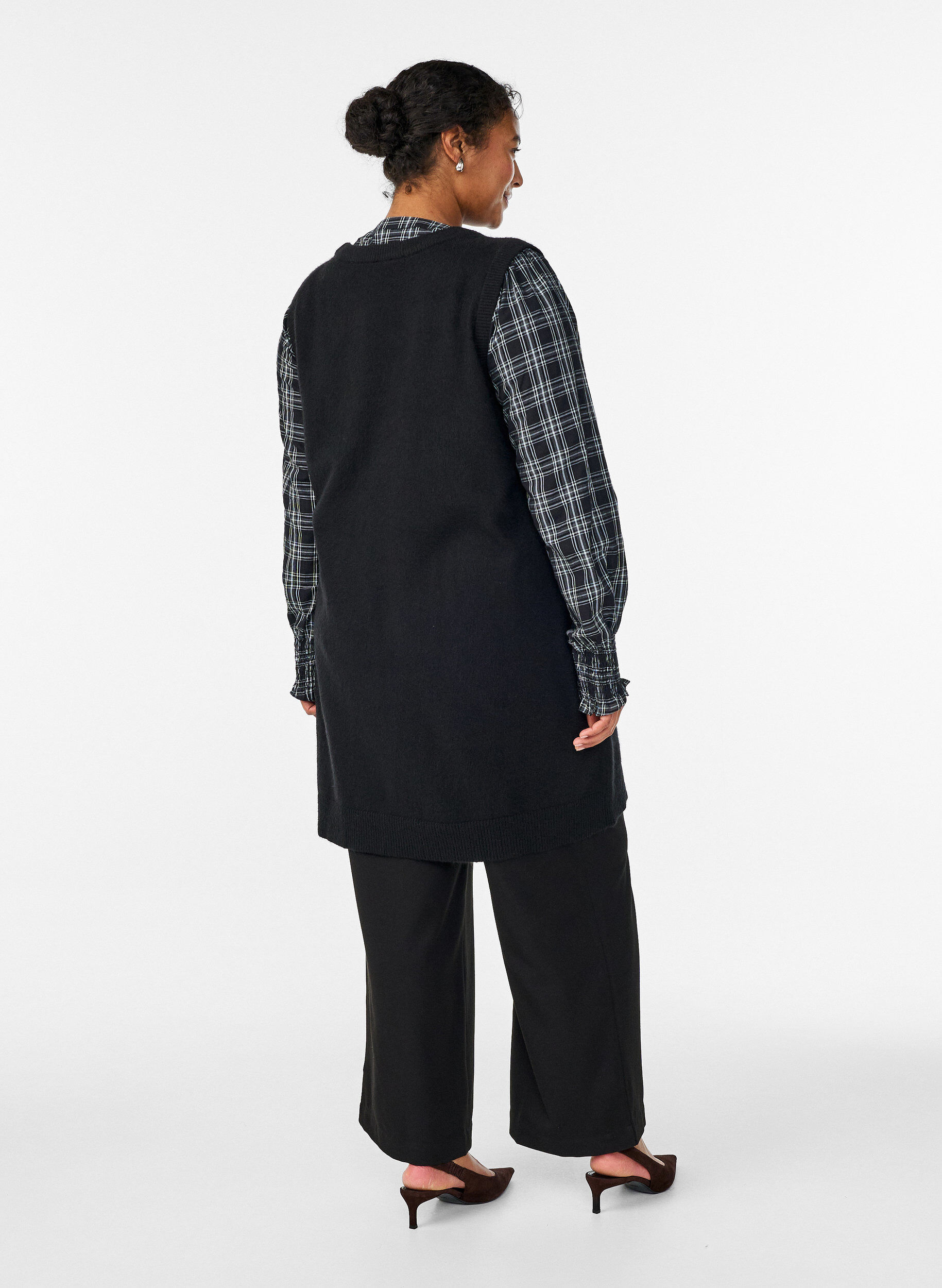 Zizzi Robe courte en maille sans manches, Noir, Model image number 2