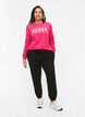 Sweatshirt avec texte, Fuchsia P. W. Reset, Model image number 2
